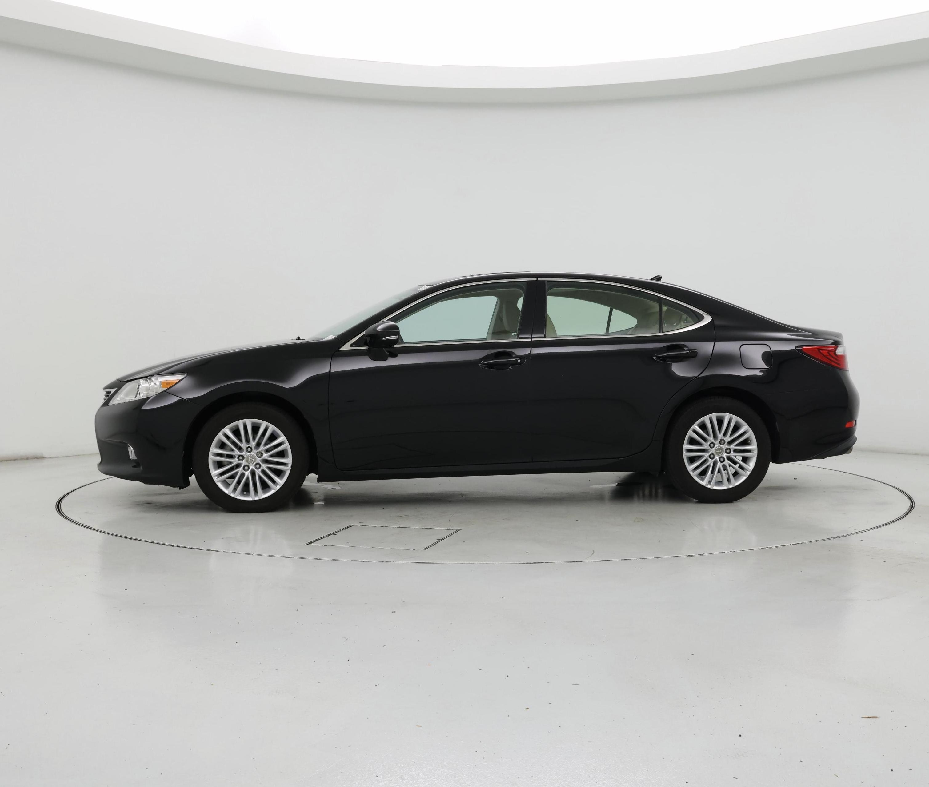 Thumbnail: 2013 Lexus ES - 3