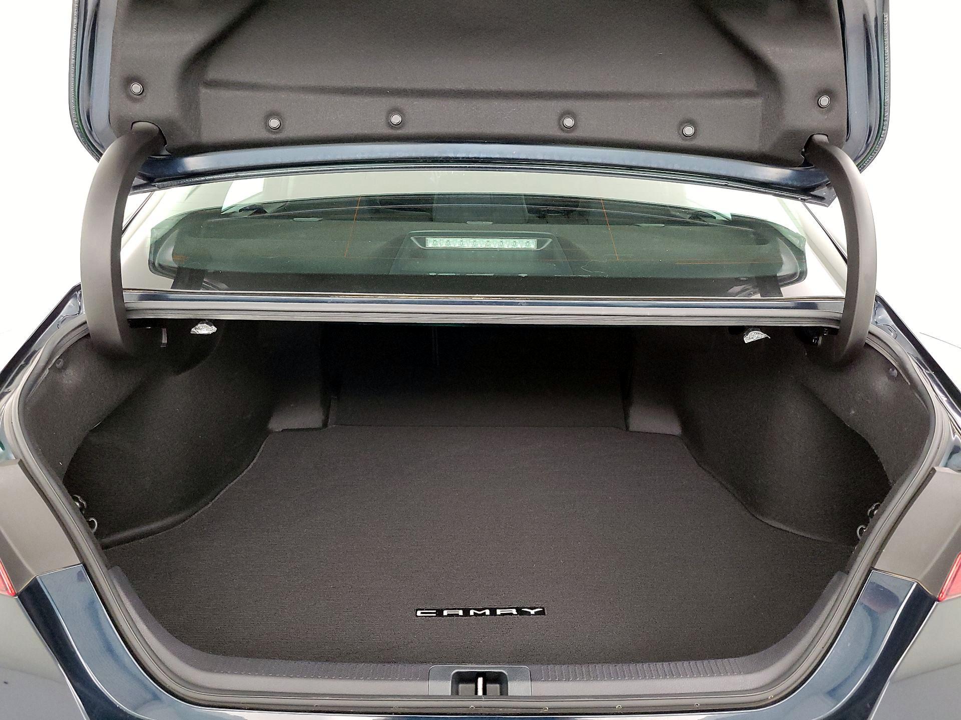 Thumbnail: 2020 Toyota Camry - 20