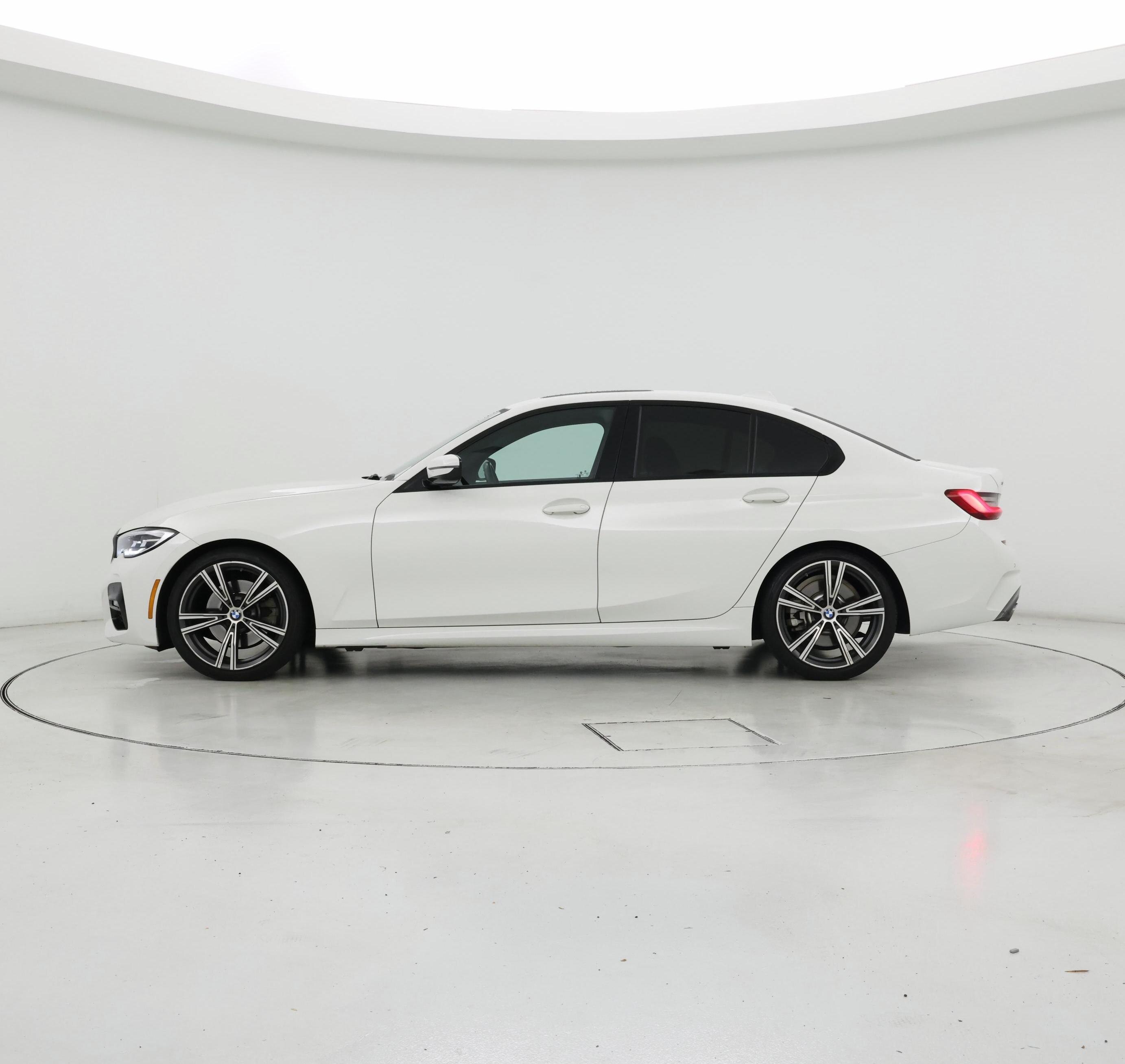 Thumbnail: 2020 BMW 3 Series - 3