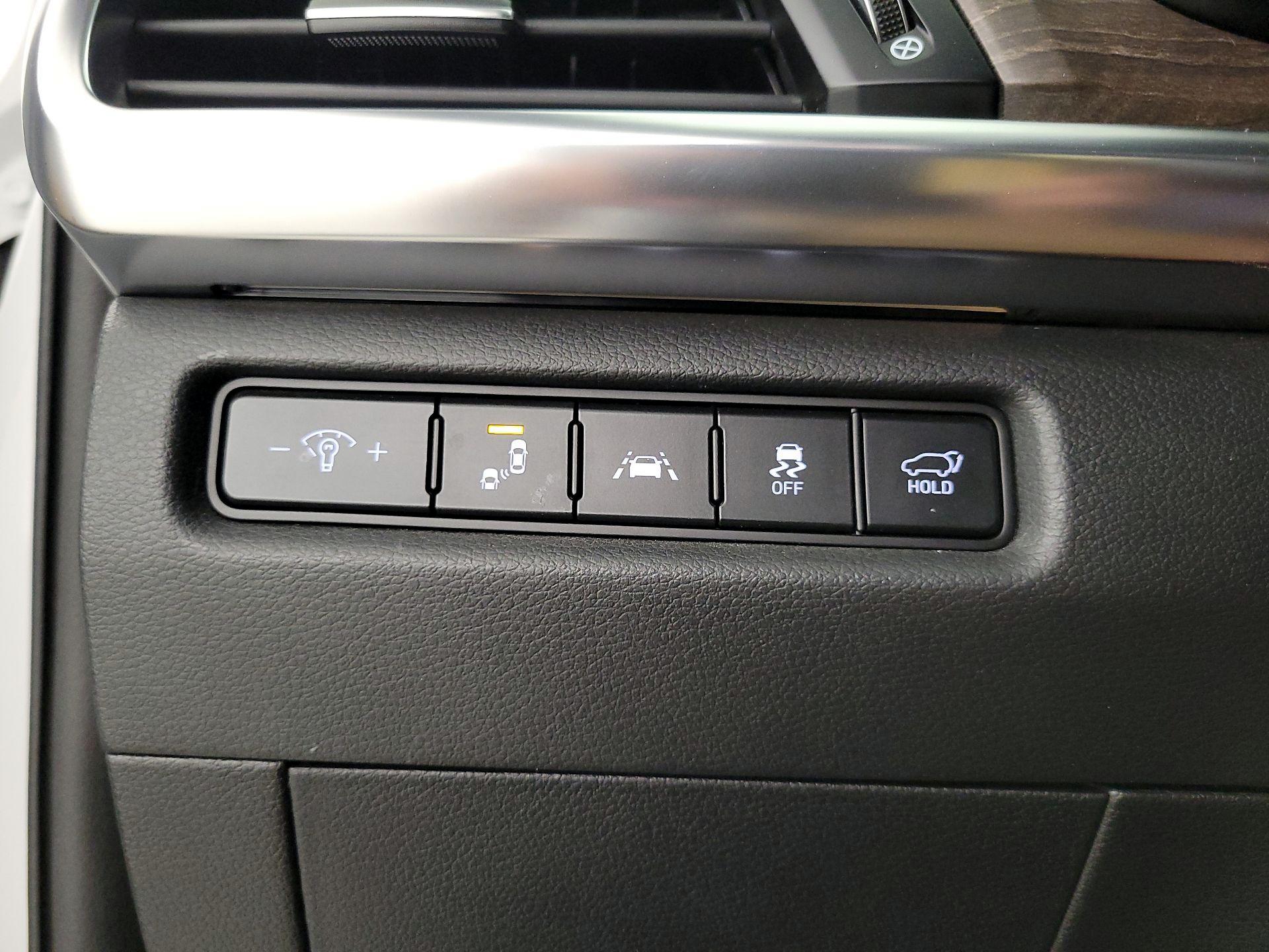 Thumbnail: 2020 Kia Telluride - 13
