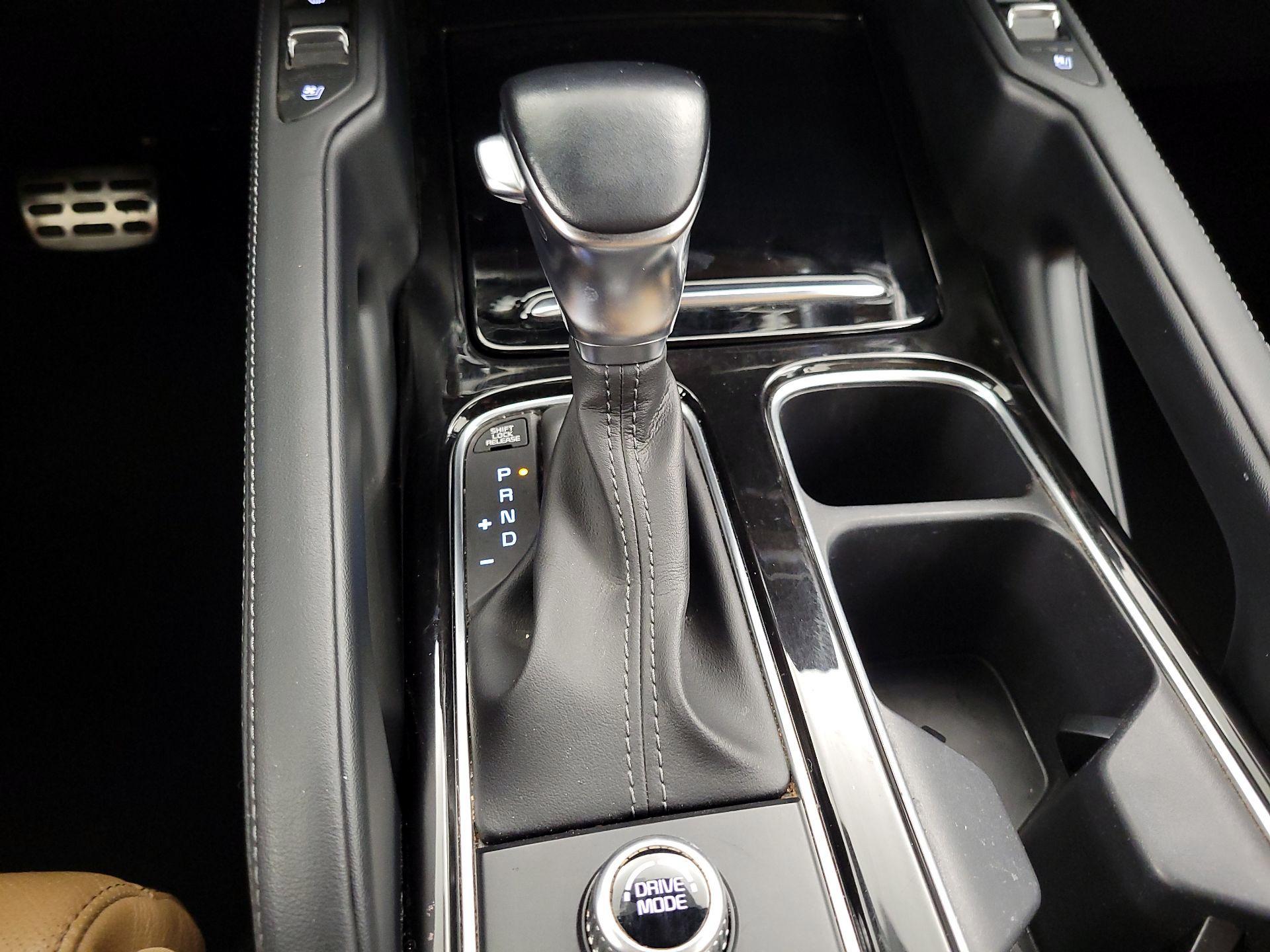 Thumbnail: 2020 Kia Telluride - 18