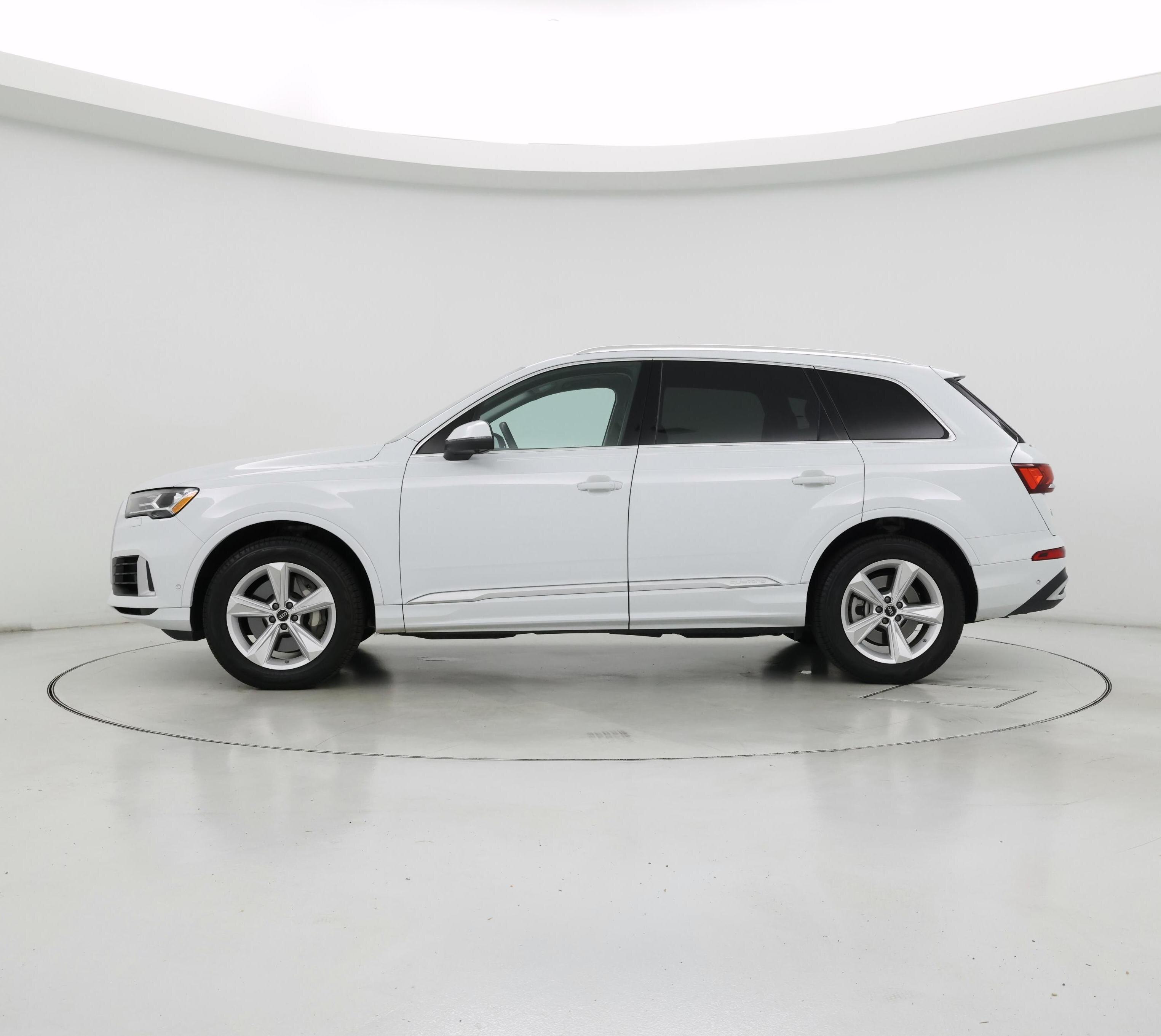 Thumbnail: 2022 Audi Q7 - 3