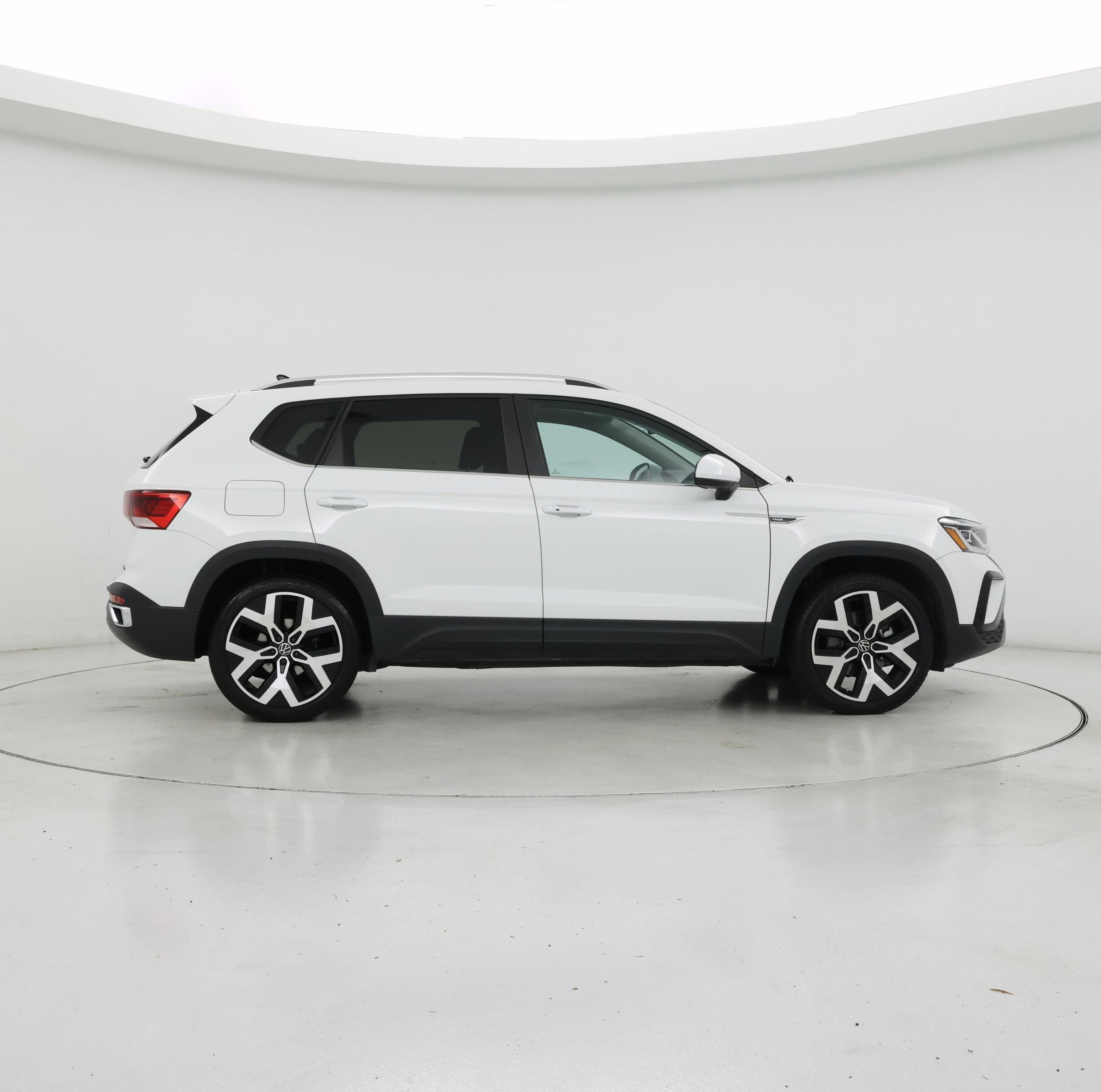 Thumbnail: 2023 Volkswagen Taos - 7