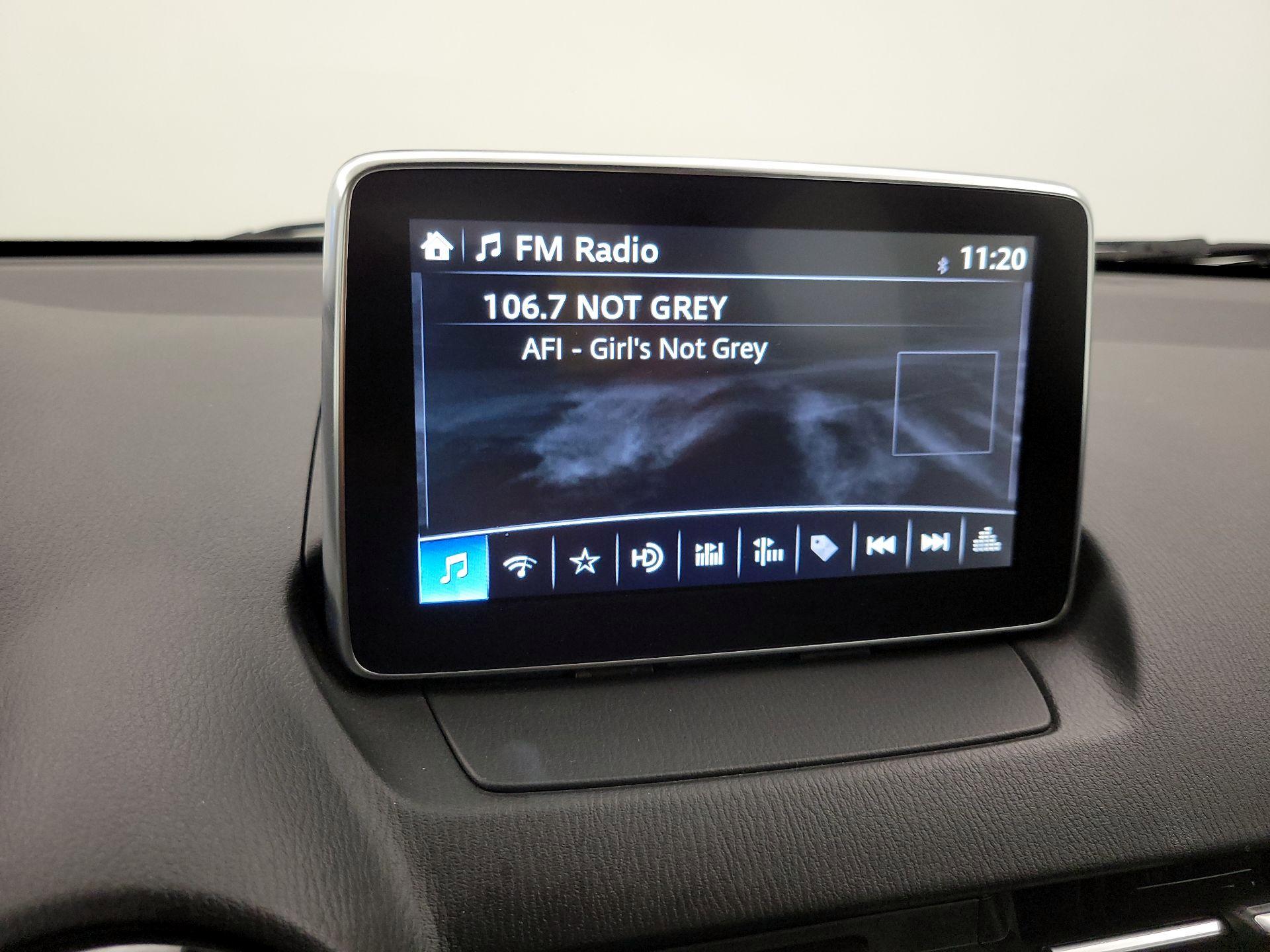 Thumbnail: 2018 Toyota Yaris iA - 15