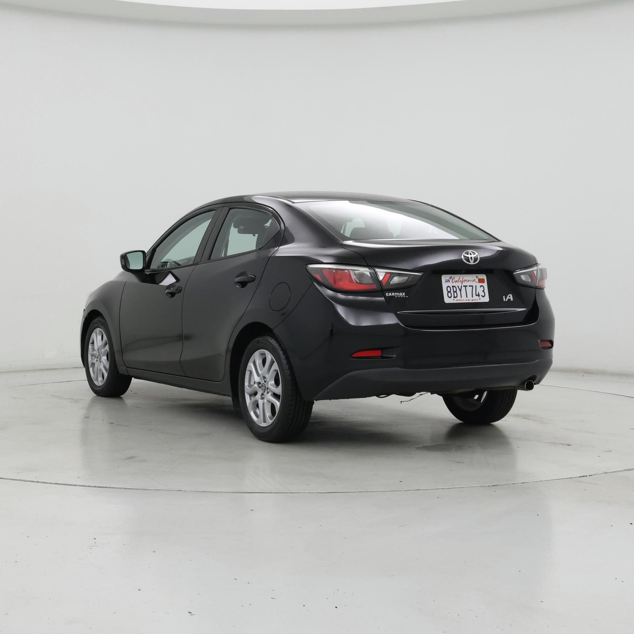 Thumbnail: 2018 Toyota Yaris iA - 2