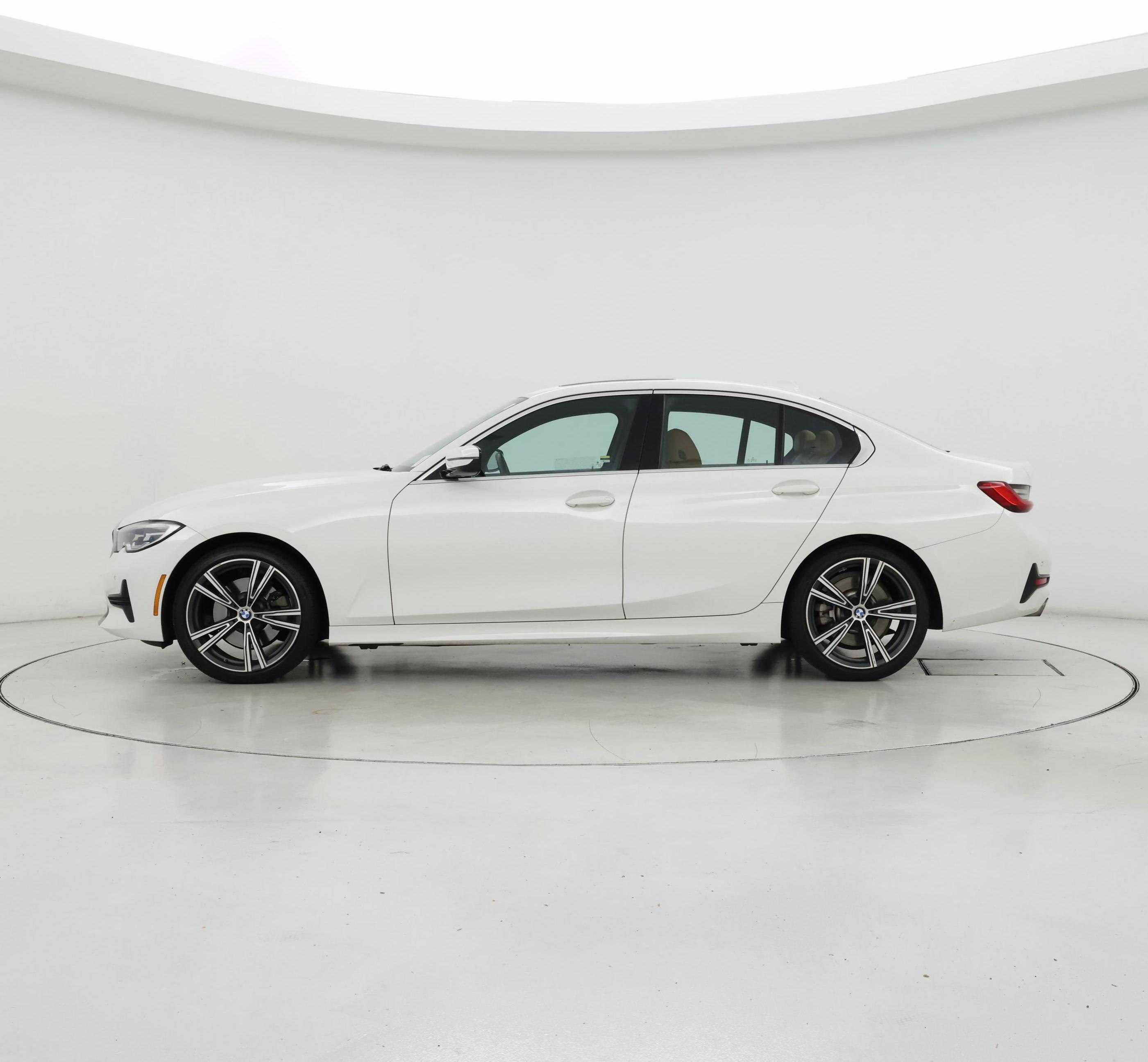 Thumbnail: 2021 BMW 3 Series - 3
