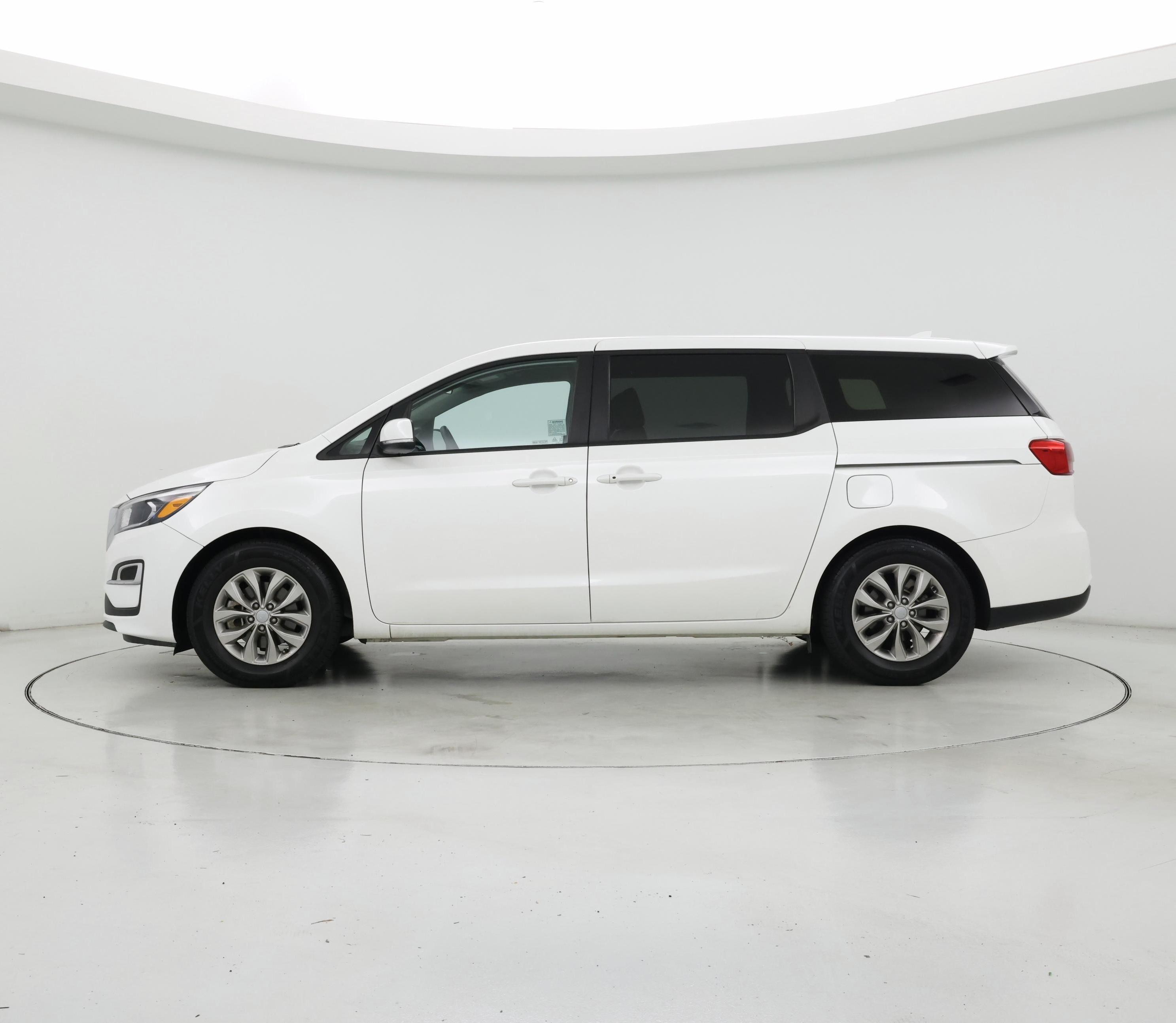 Thumbnail: 2020 Kia Sedona - 3