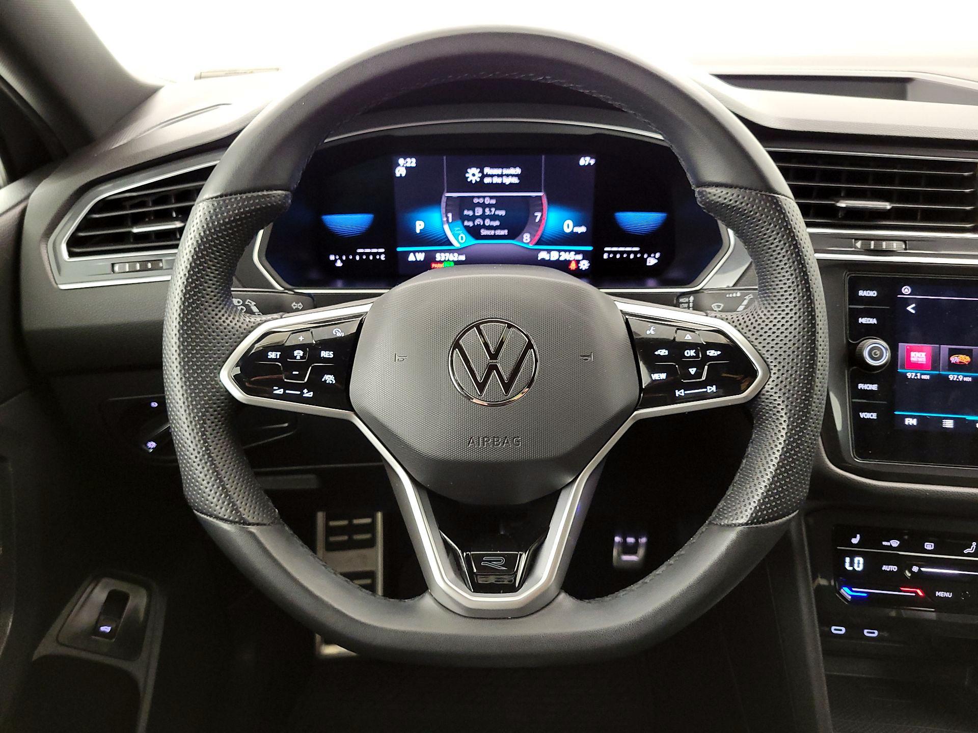 Thumbnail: 2022 Volkswagen Tiguan - 10