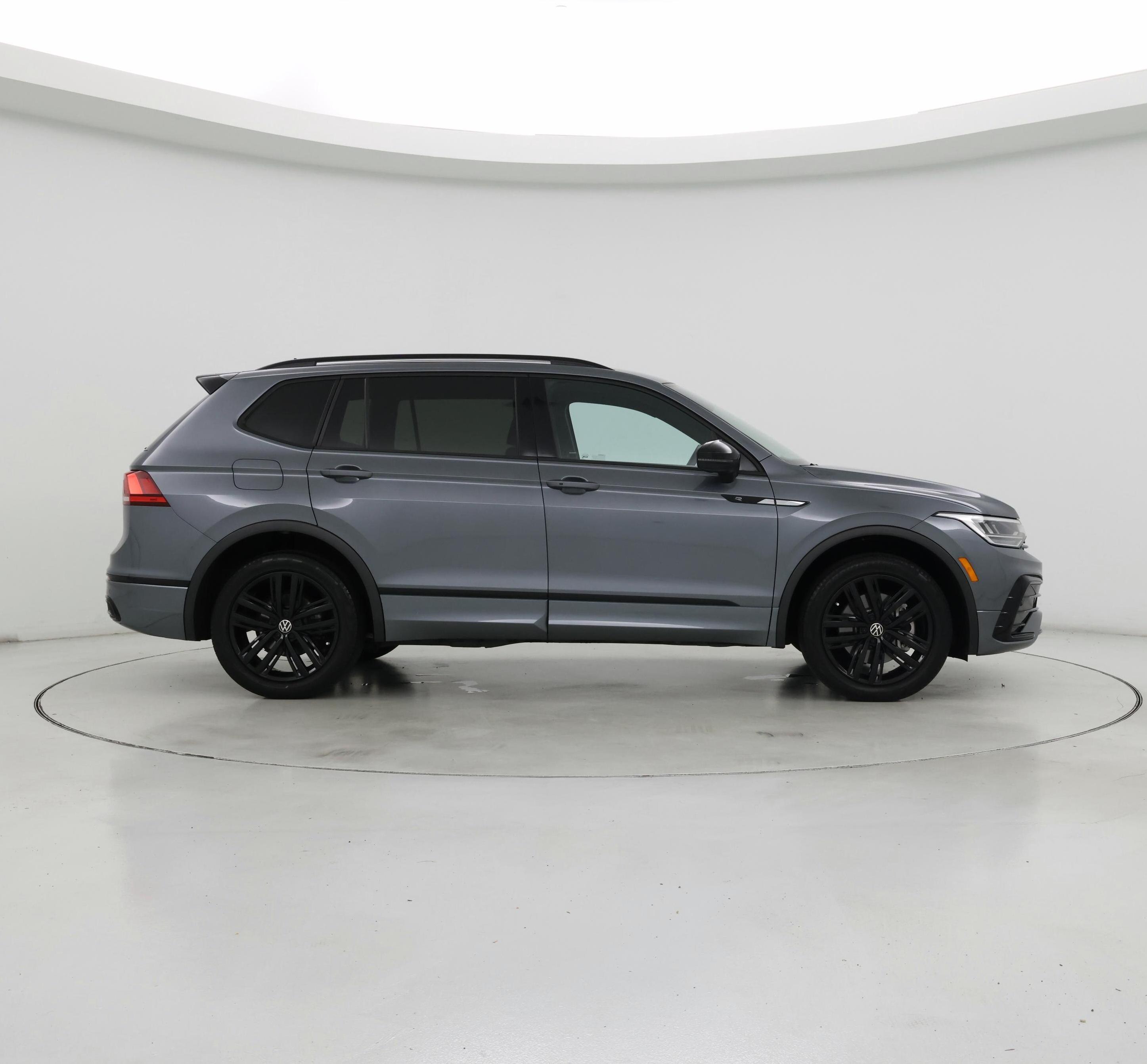 Thumbnail: 2022 Volkswagen Tiguan - 7
