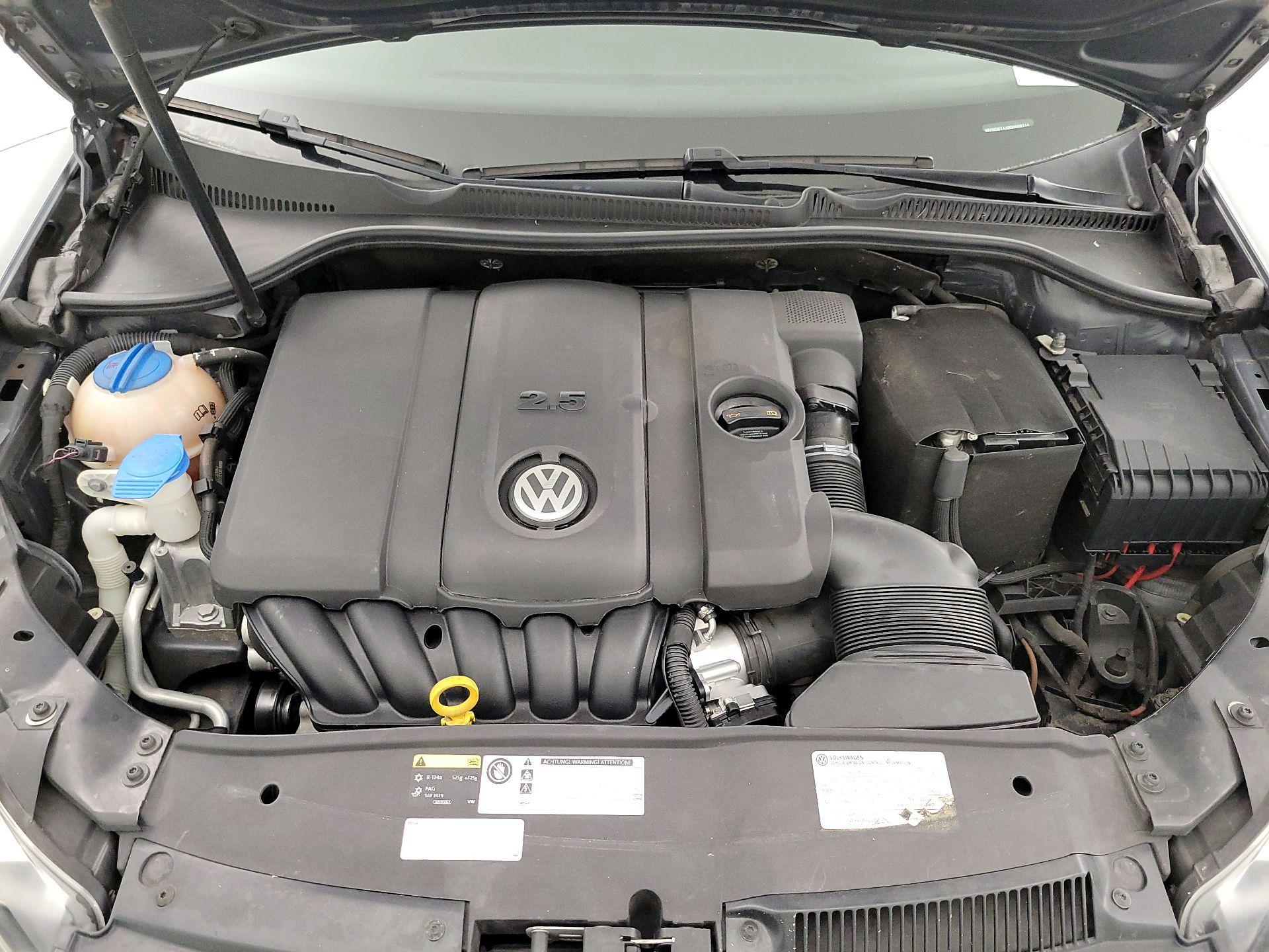 Thumbnail: 2014 Volkswagen Golf - 19