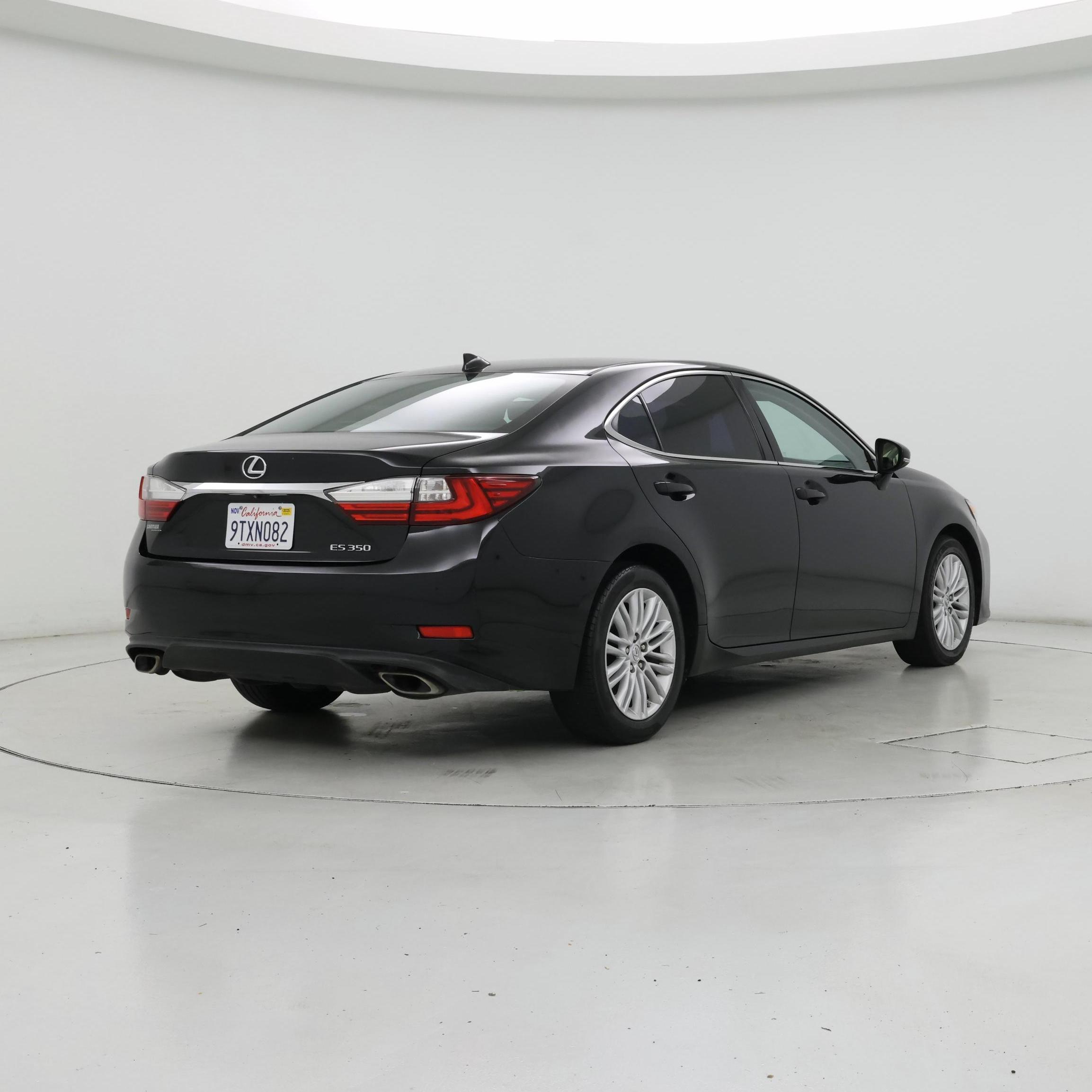 Thumbnail: 2017 Lexus ES - 8