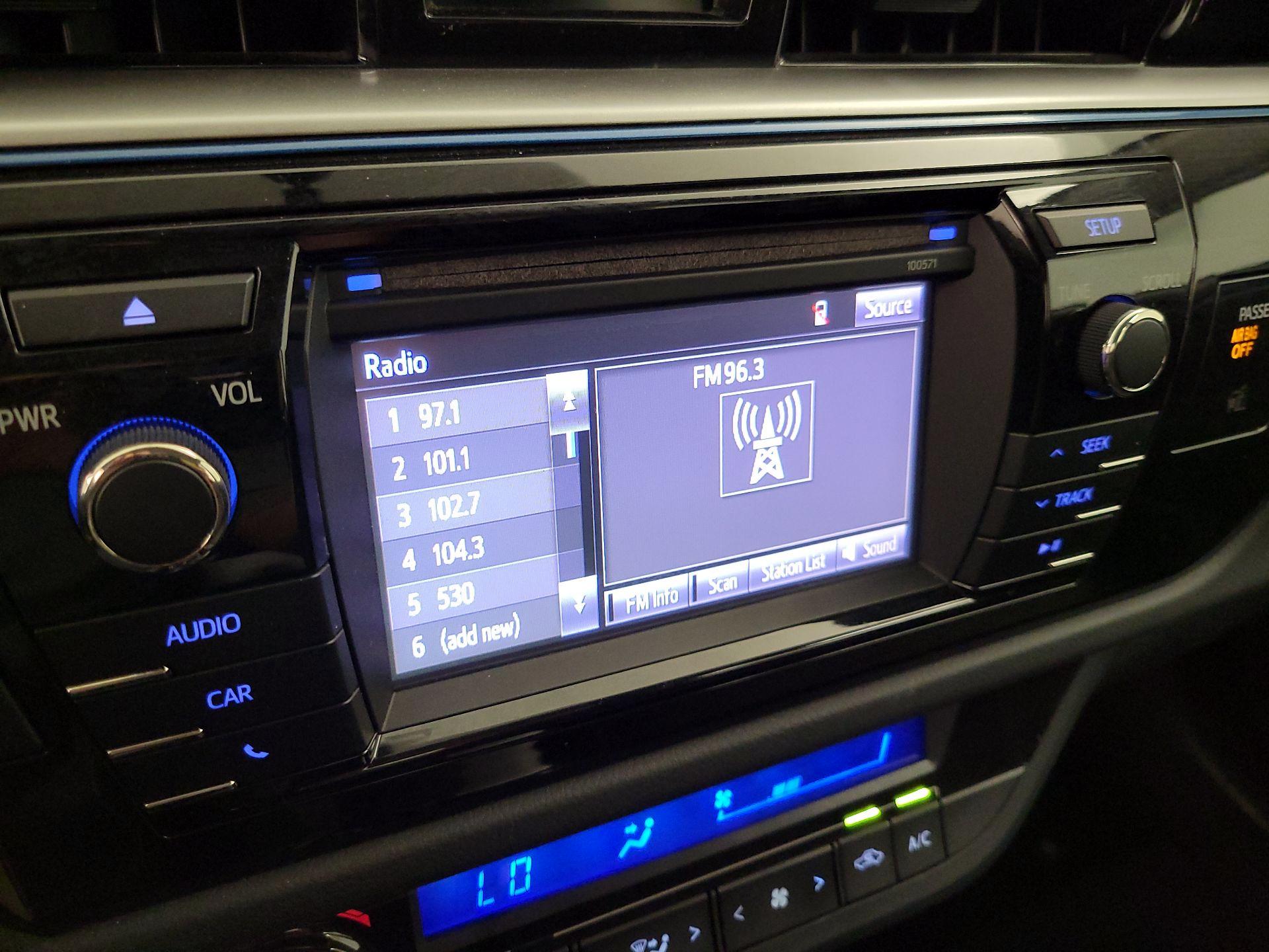 Thumbnail: 2016 Toyota Corolla - 15