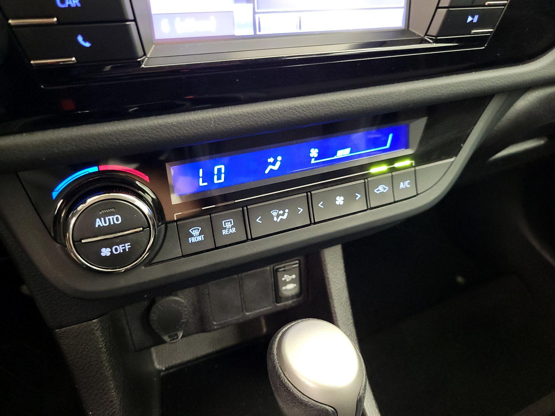 Thumbnail: 2016 Toyota Corolla - 16