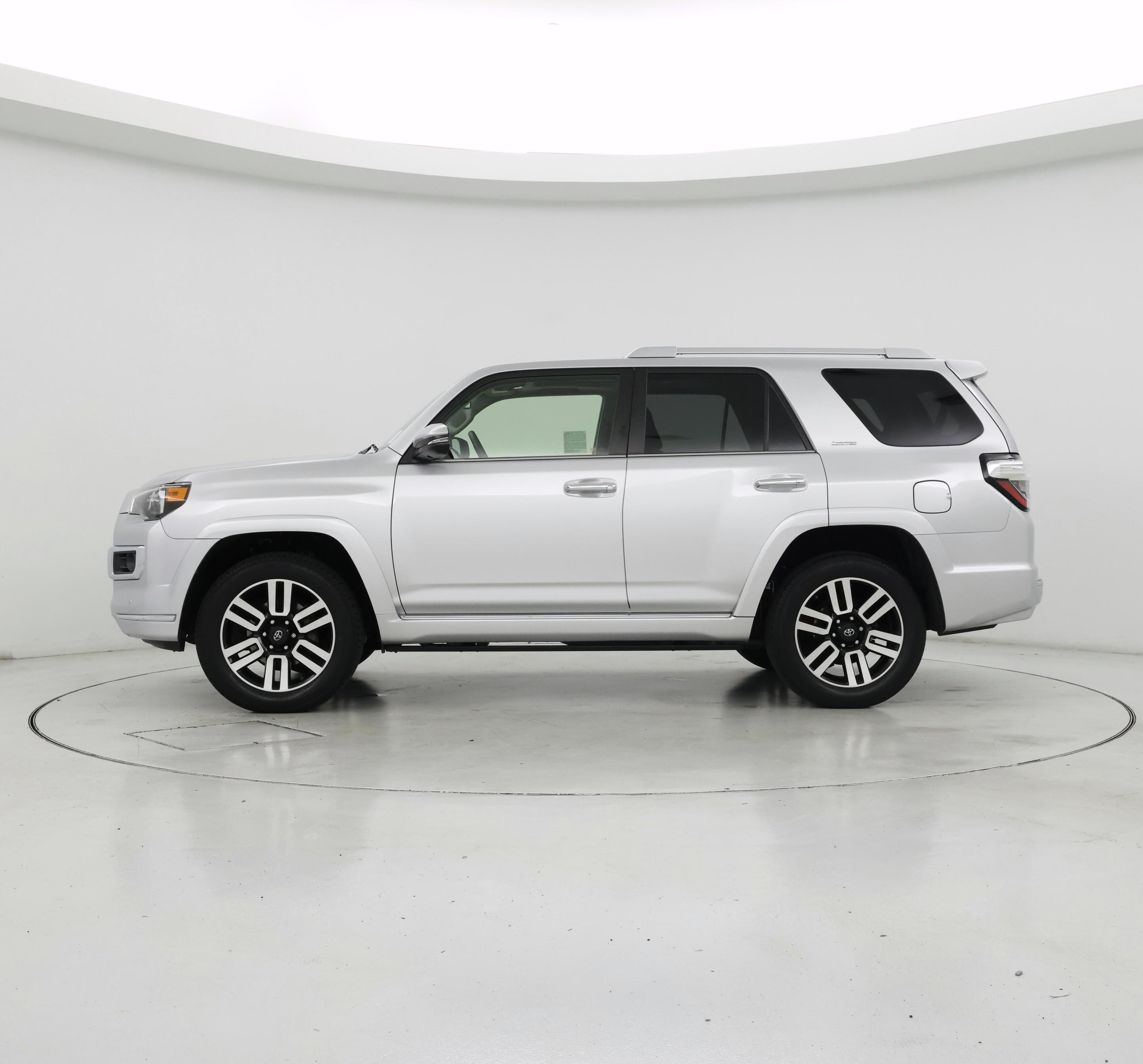 Thumbnail: 2019 Toyota 4Runner - 3