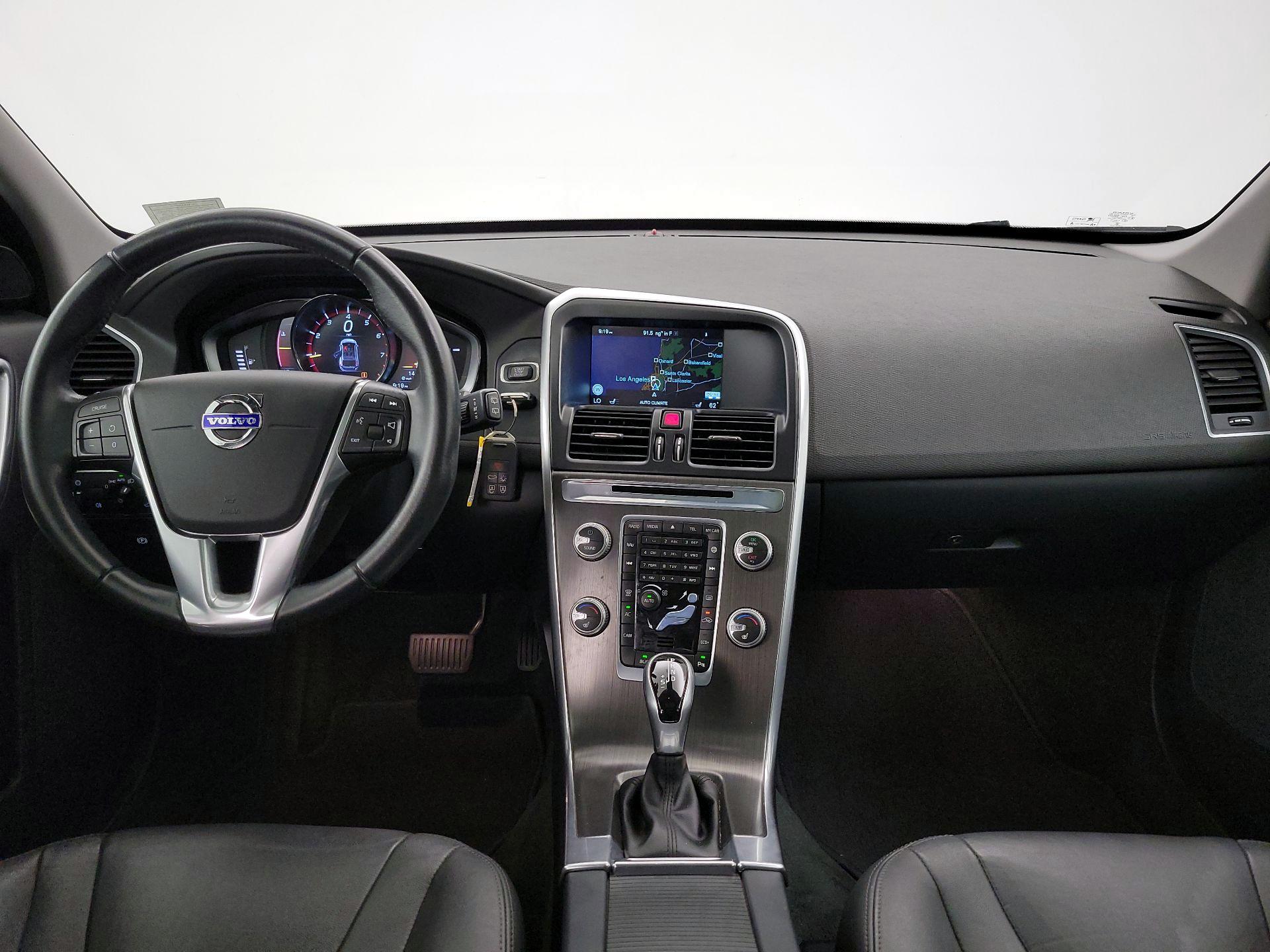 Thumbnail: 2016 Volvo XC60 - 9