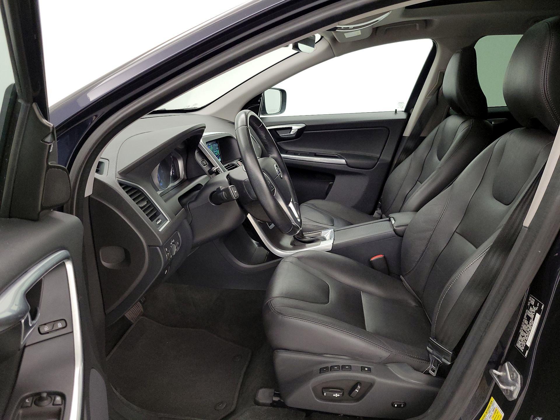 Thumbnail: 2016 Volvo XC60 - 11