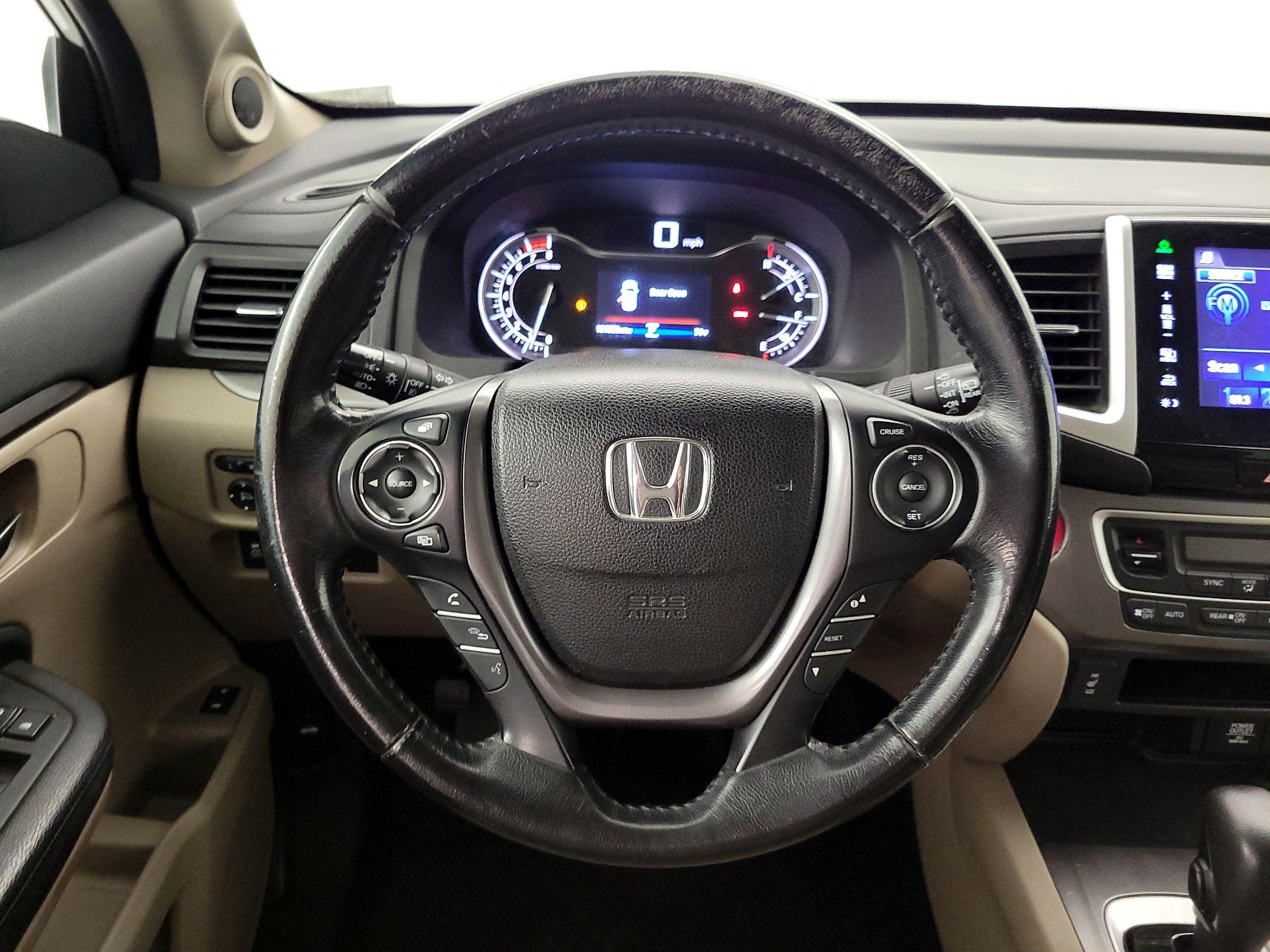 Thumbnail: 2016 Honda Pilot - 10