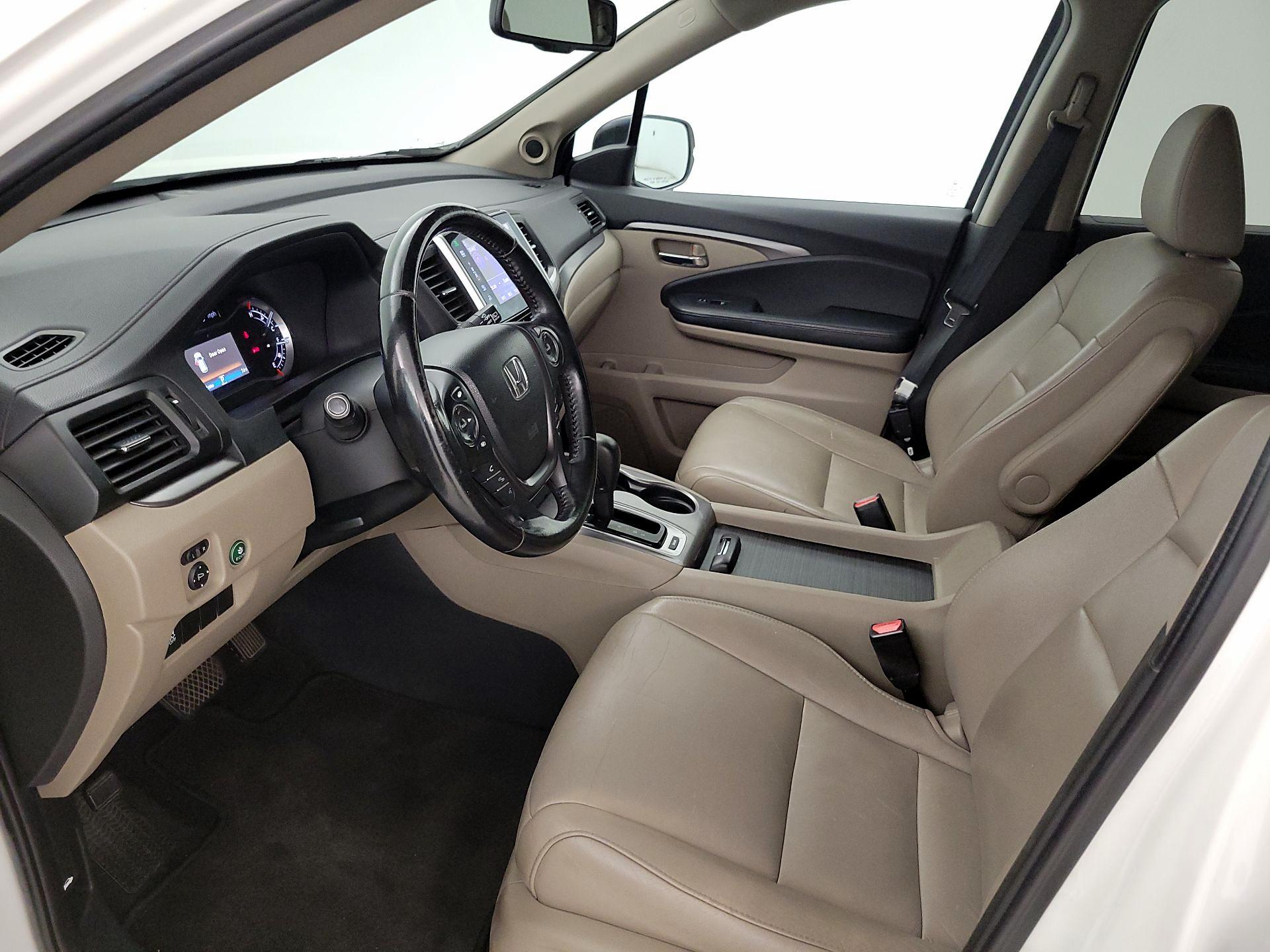 Thumbnail: 2016 Honda Pilot - 11