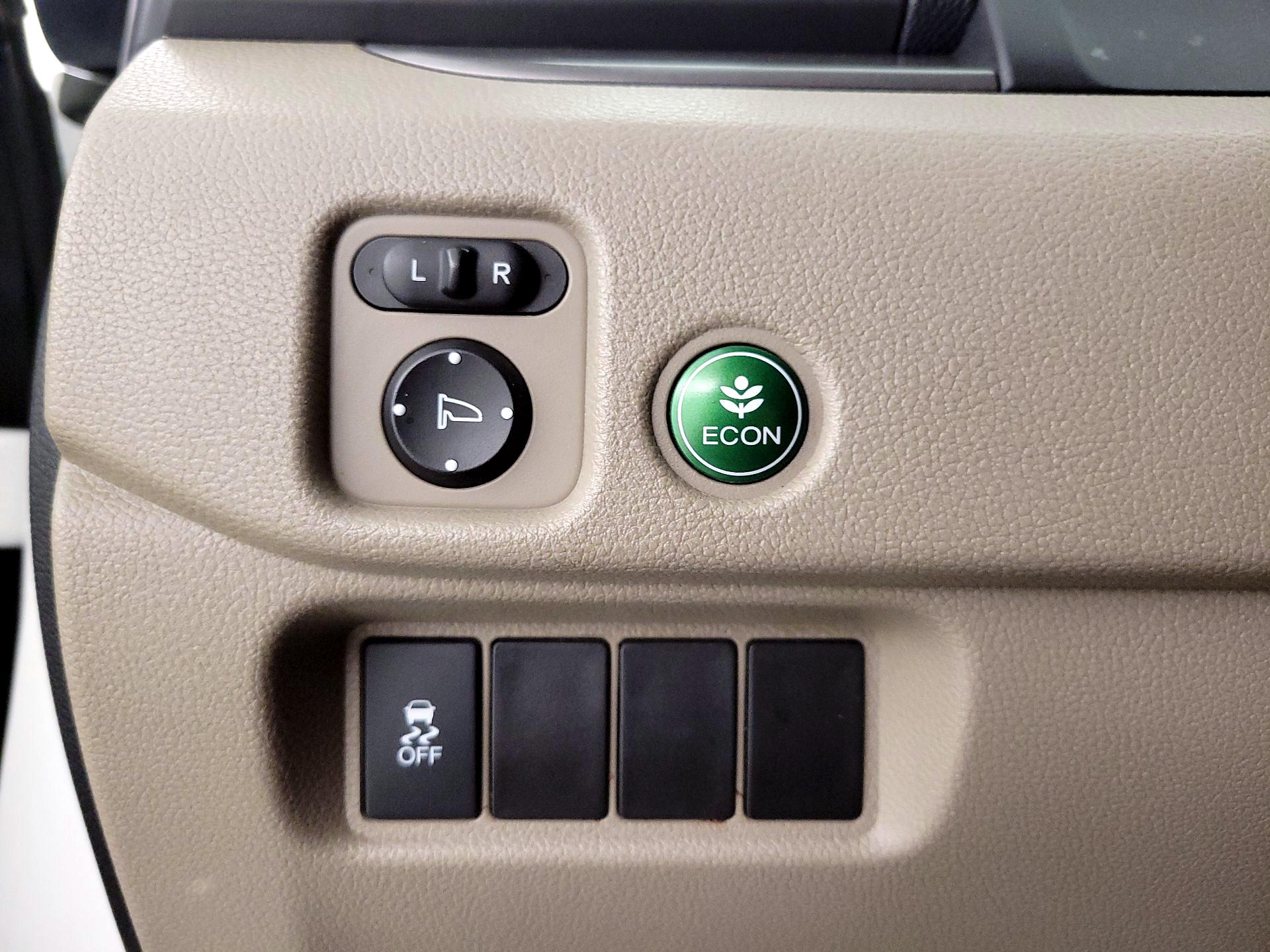 Thumbnail: 2016 Honda Pilot - 13