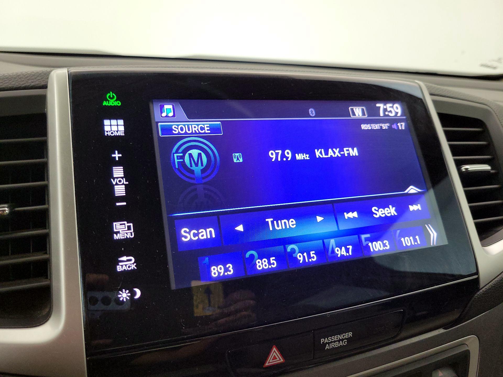 Thumbnail: 2016 Honda Pilot - 15