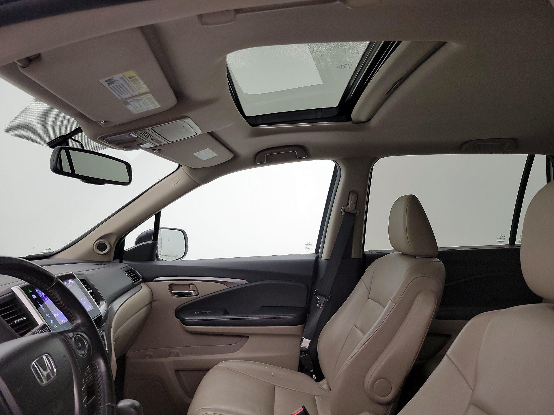 Thumbnail: 2016 Honda Pilot - 19