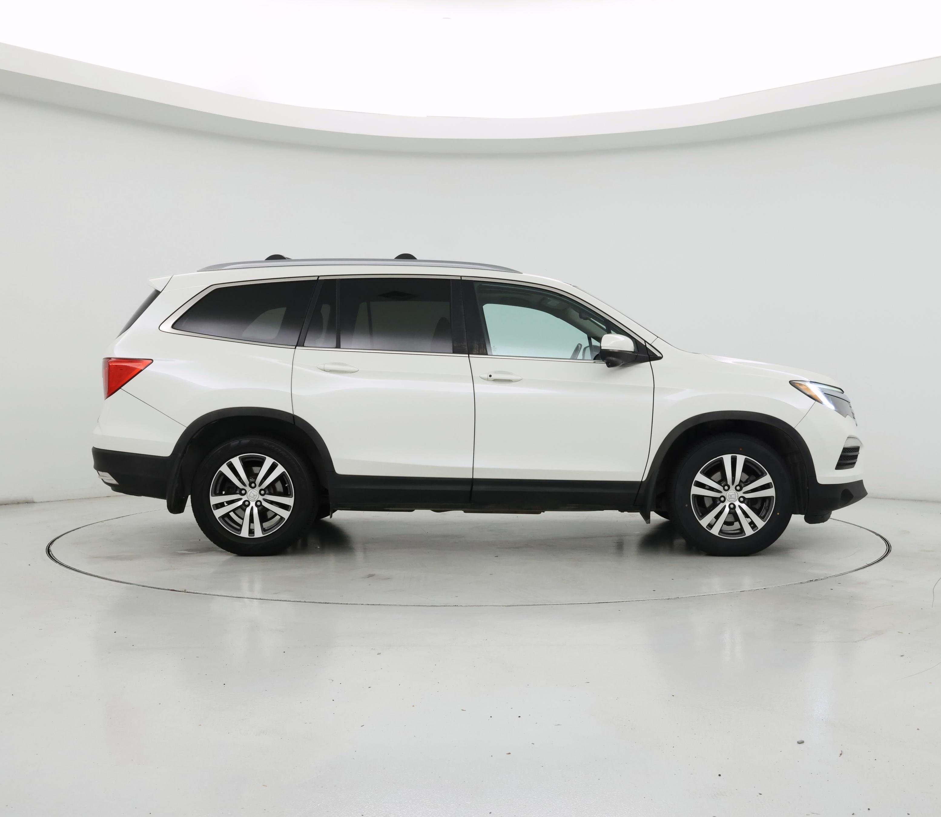 Thumbnail: 2016 Honda Pilot - 7