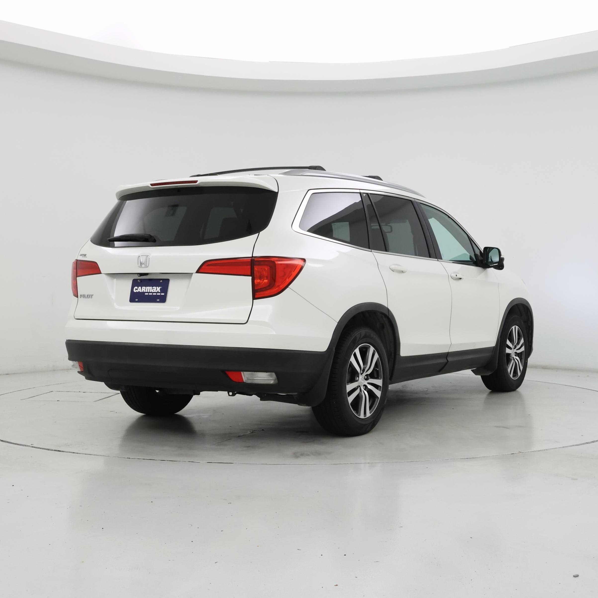 Thumbnail: 2016 Honda Pilot - 8