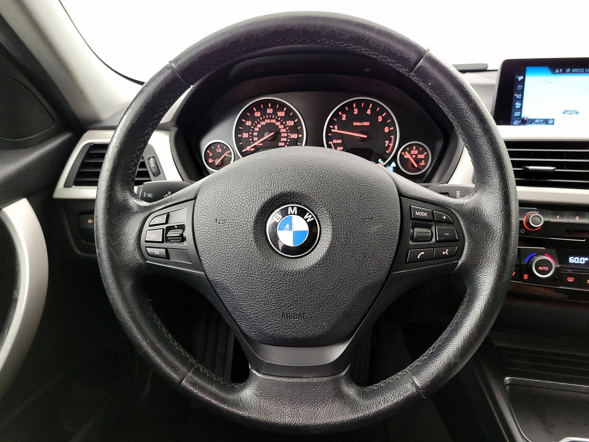 Thumbnail: 2017 BMW 3 Series - 10