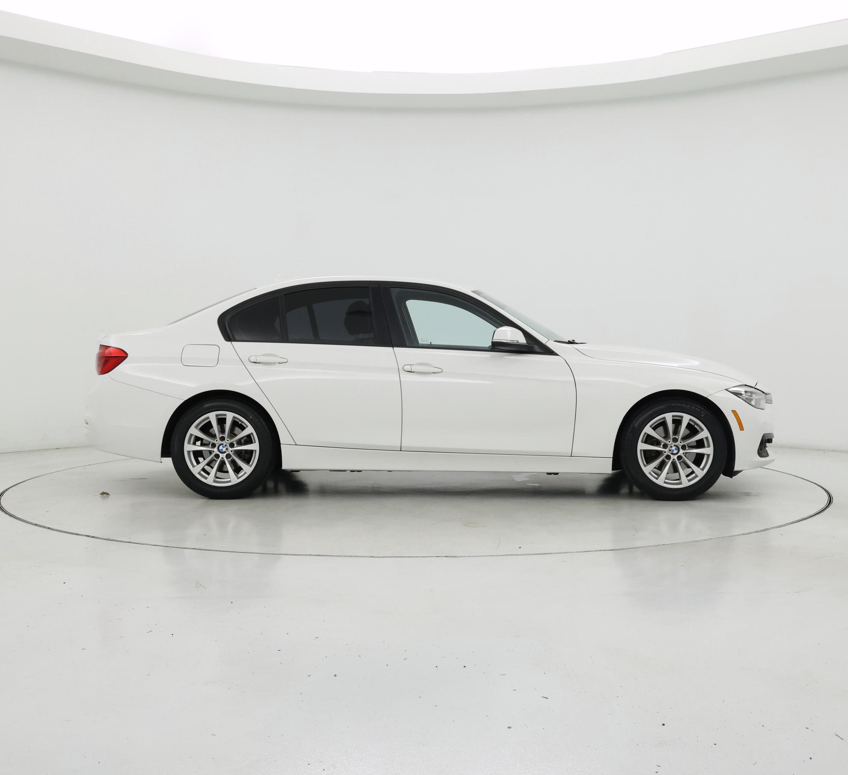 Thumbnail: 2017 BMW 3 Series - 7