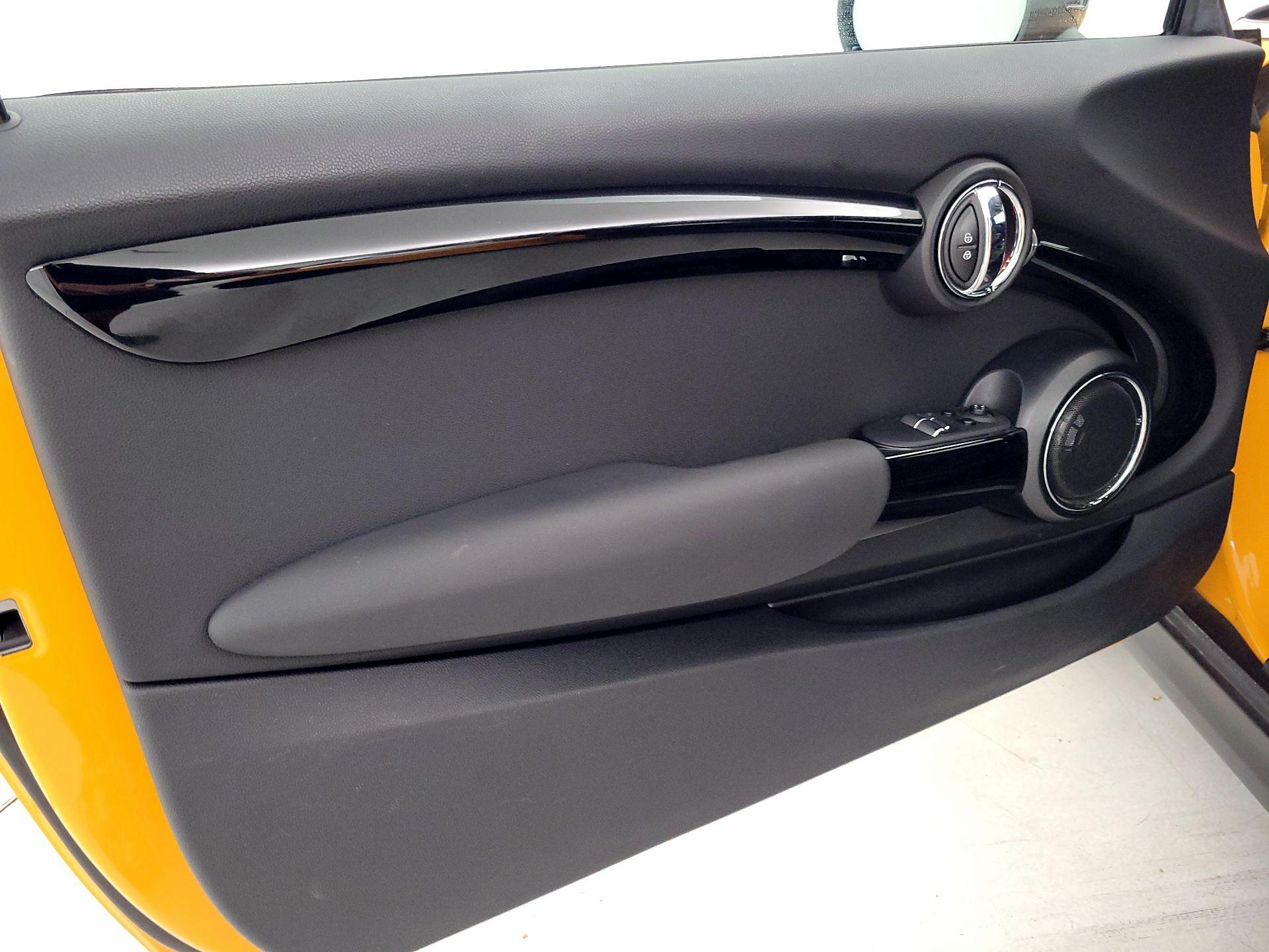 Thumbnail: 2014 MINI Cooper Hardtop - 12