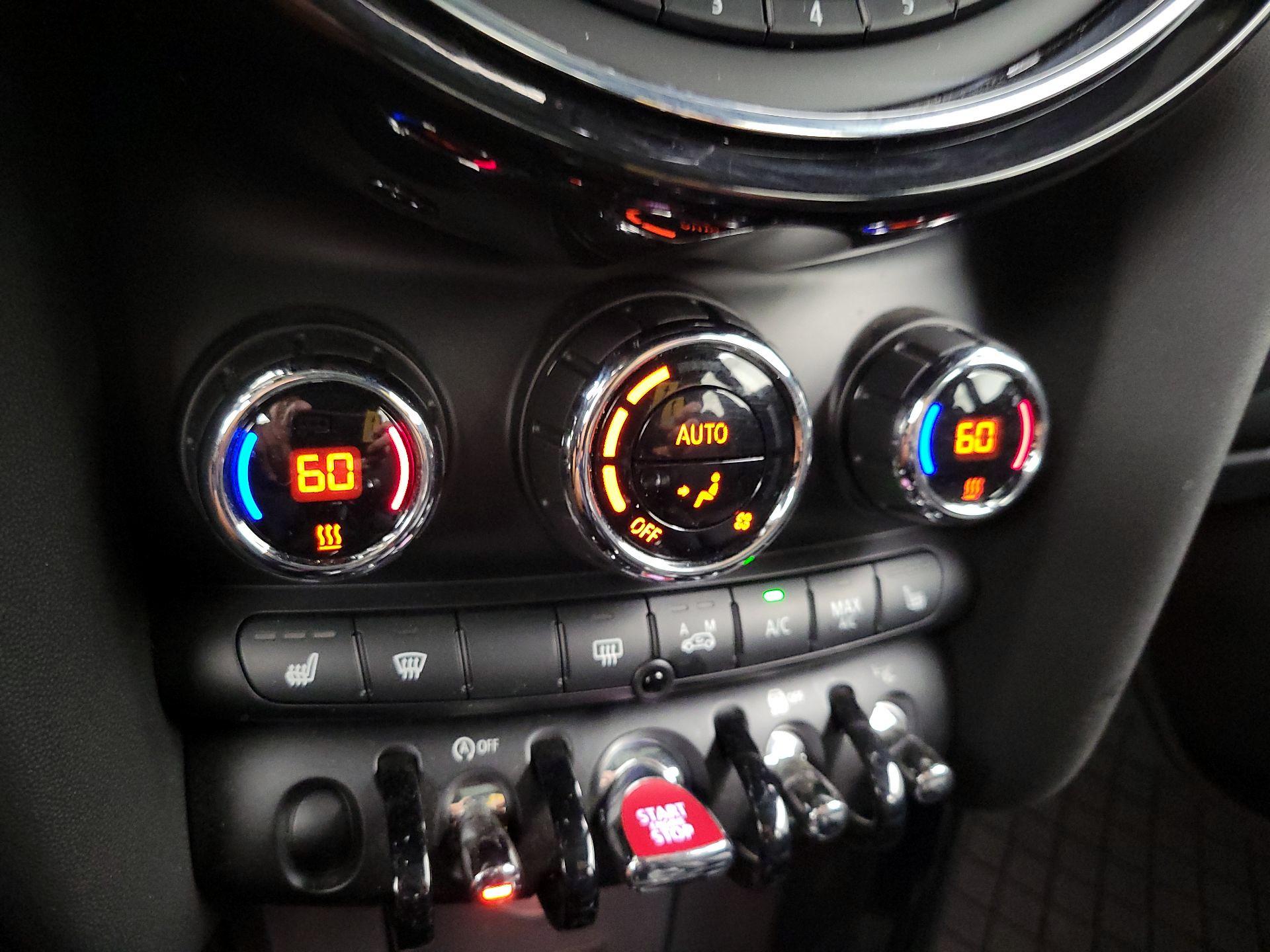 Thumbnail: 2014 MINI Cooper Hardtop - 17