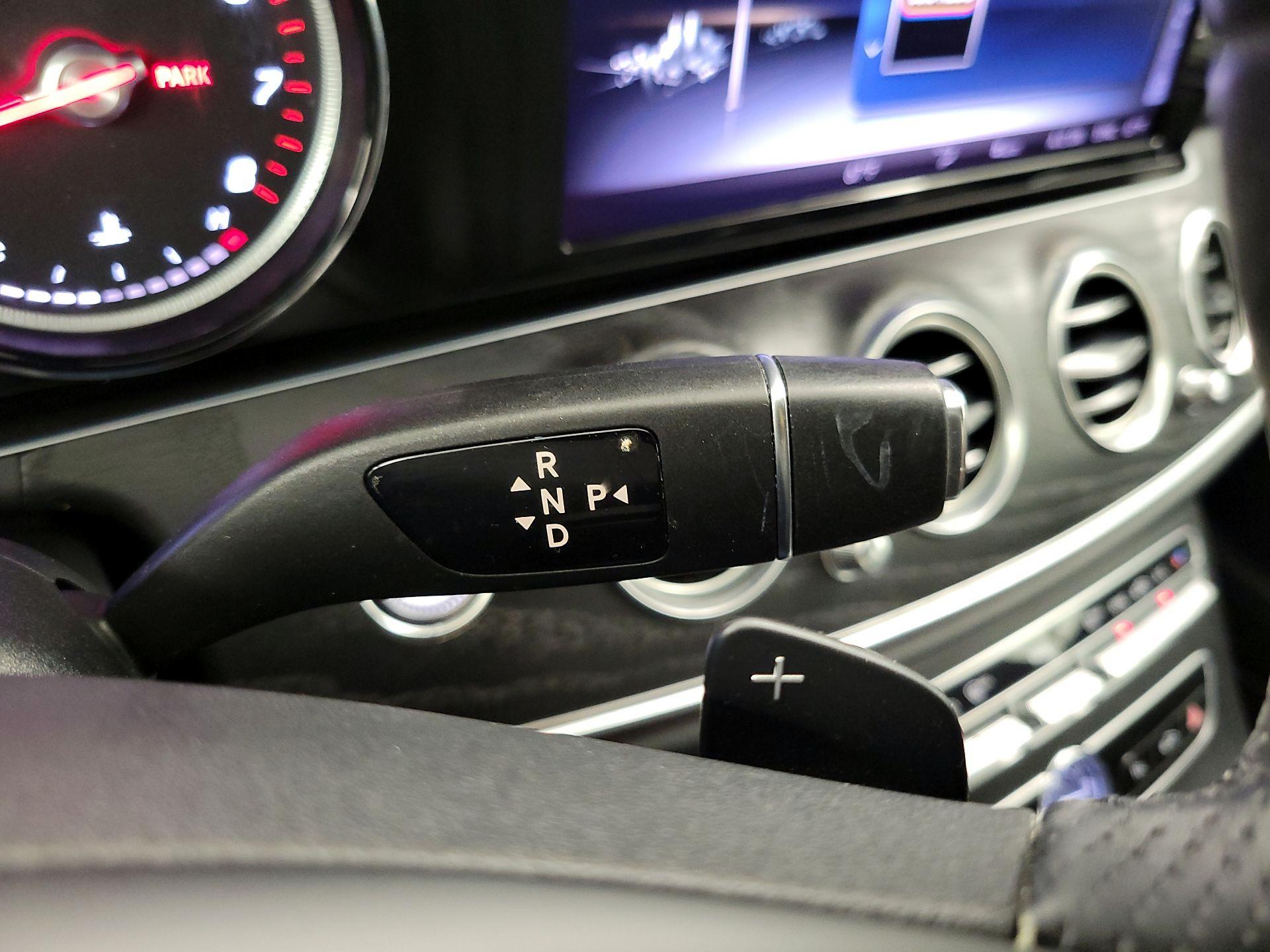 Thumbnail: 2018 Mercedes-Benz E-Class - 18
