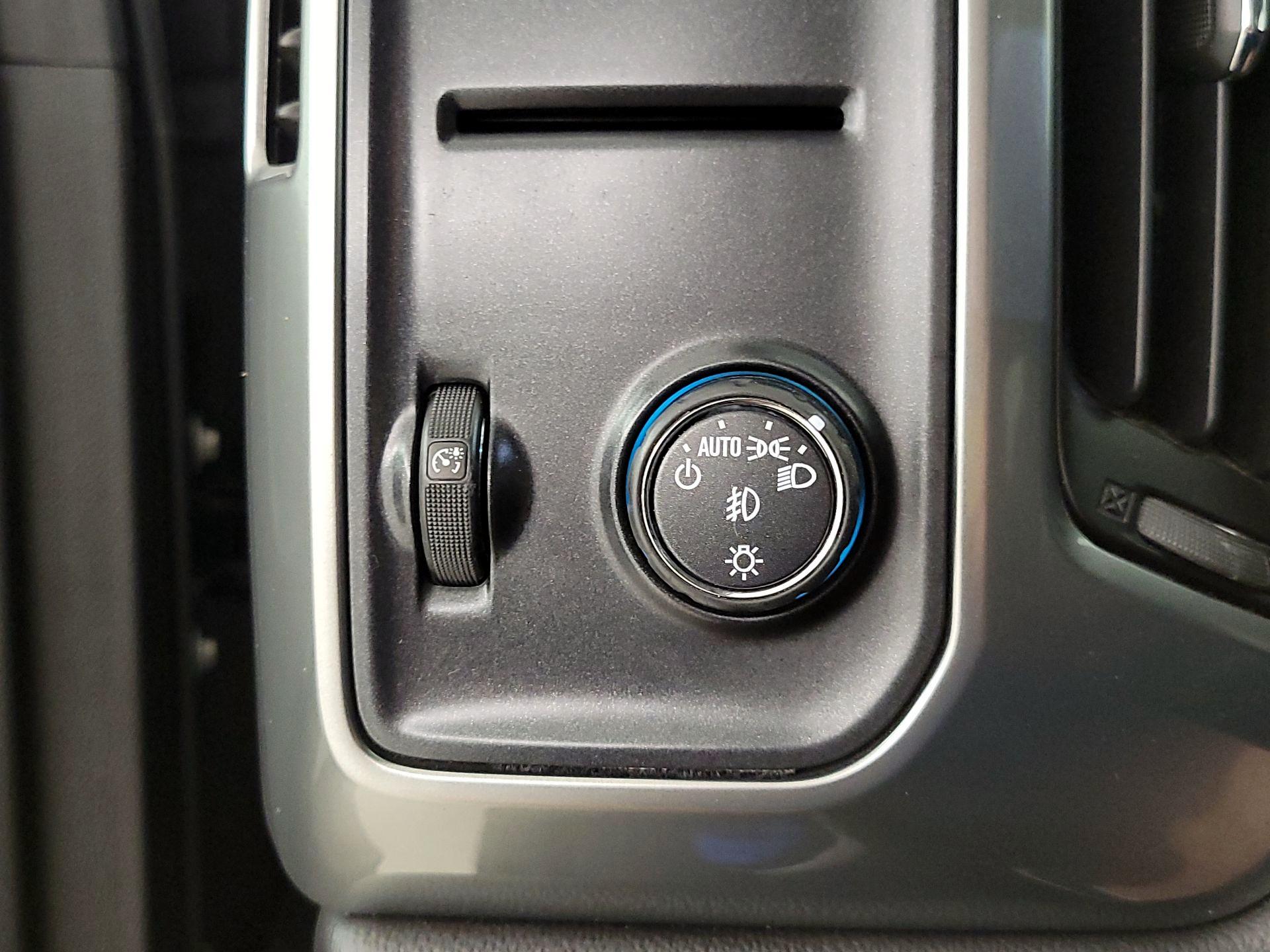 Thumbnail: 2016 Chevrolet Silverado 1500 - 13