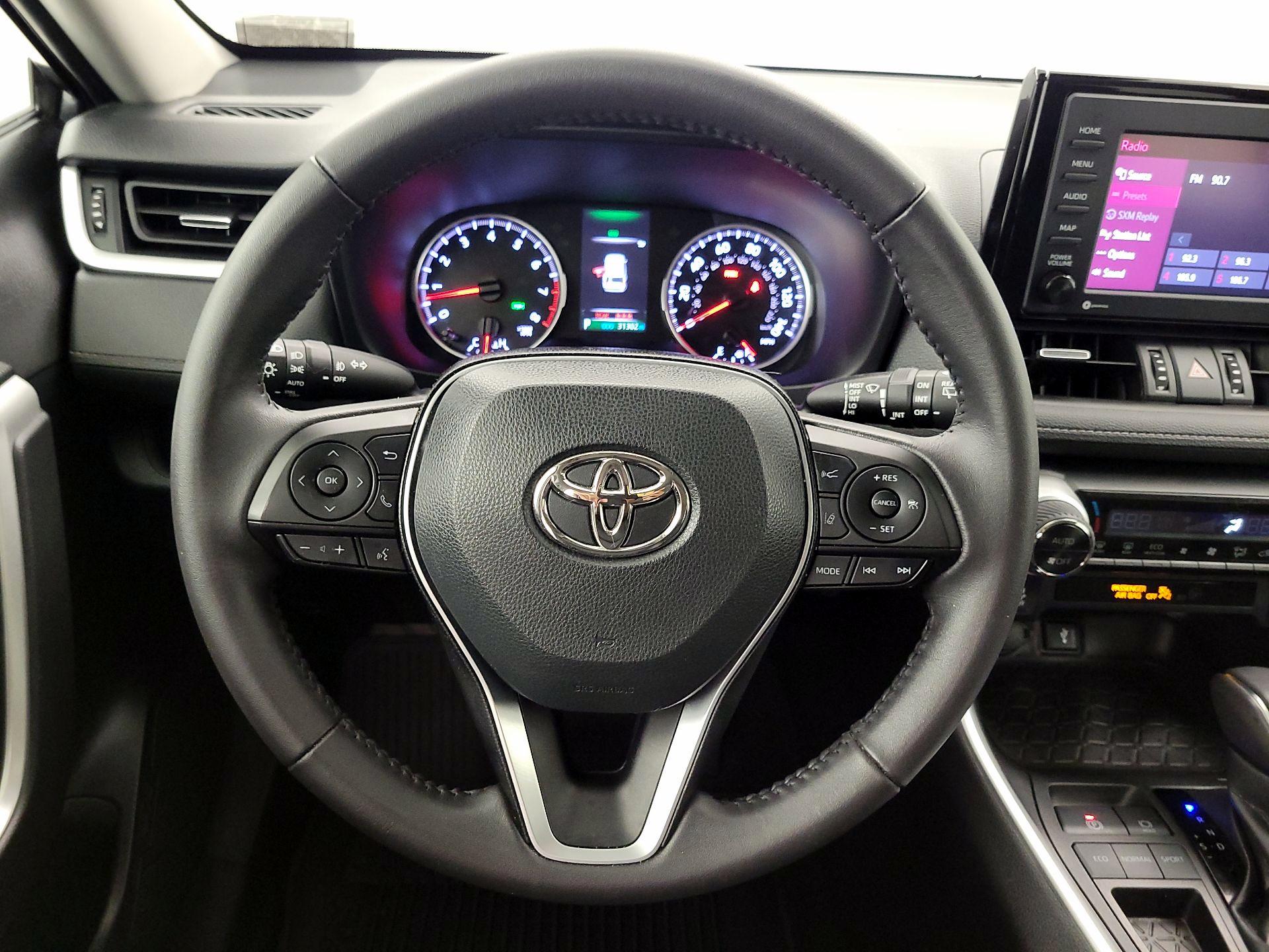 Thumbnail: 2022 Toyota RAV4 - 10