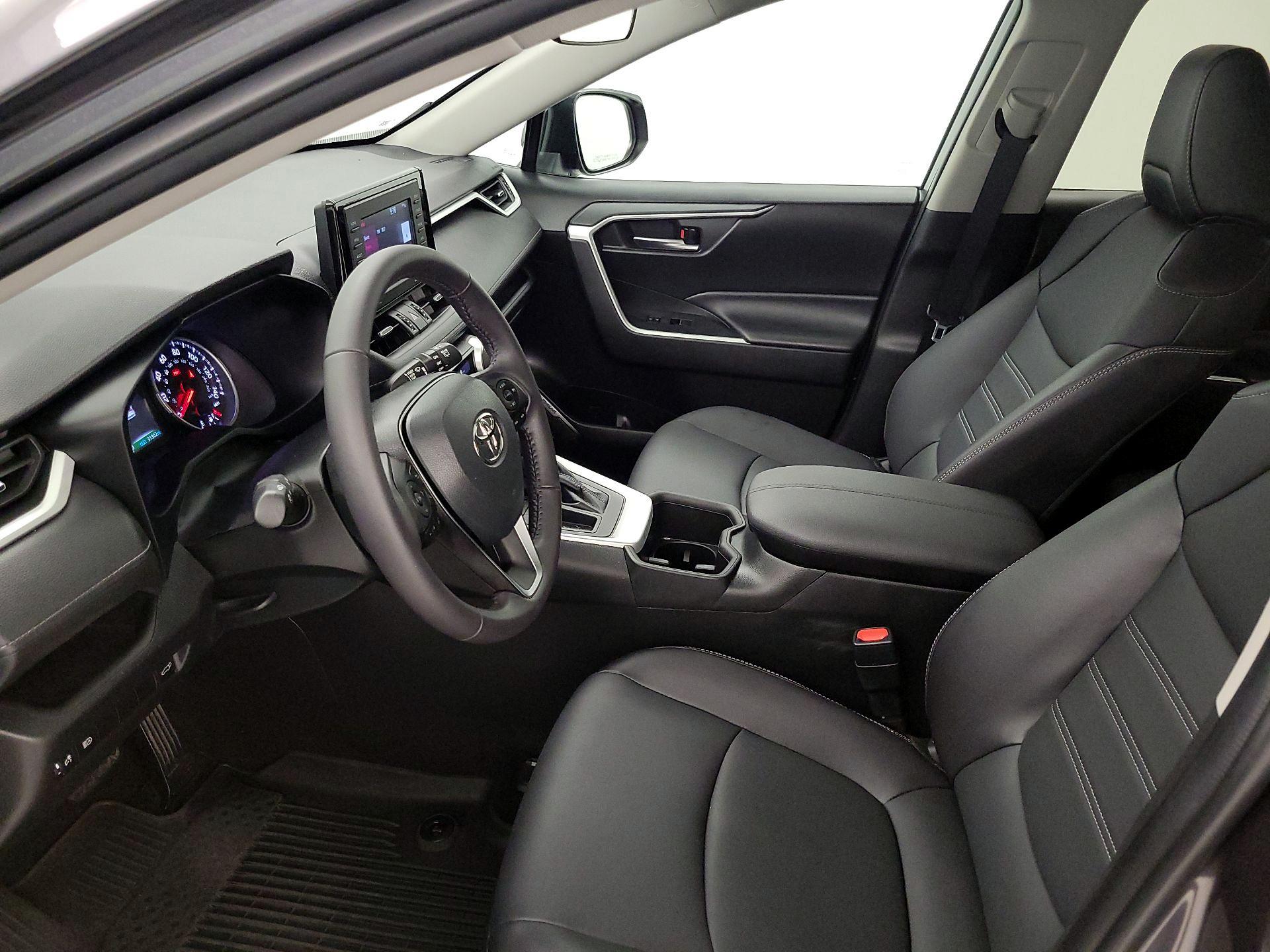 Thumbnail: 2022 Toyota RAV4 - 11