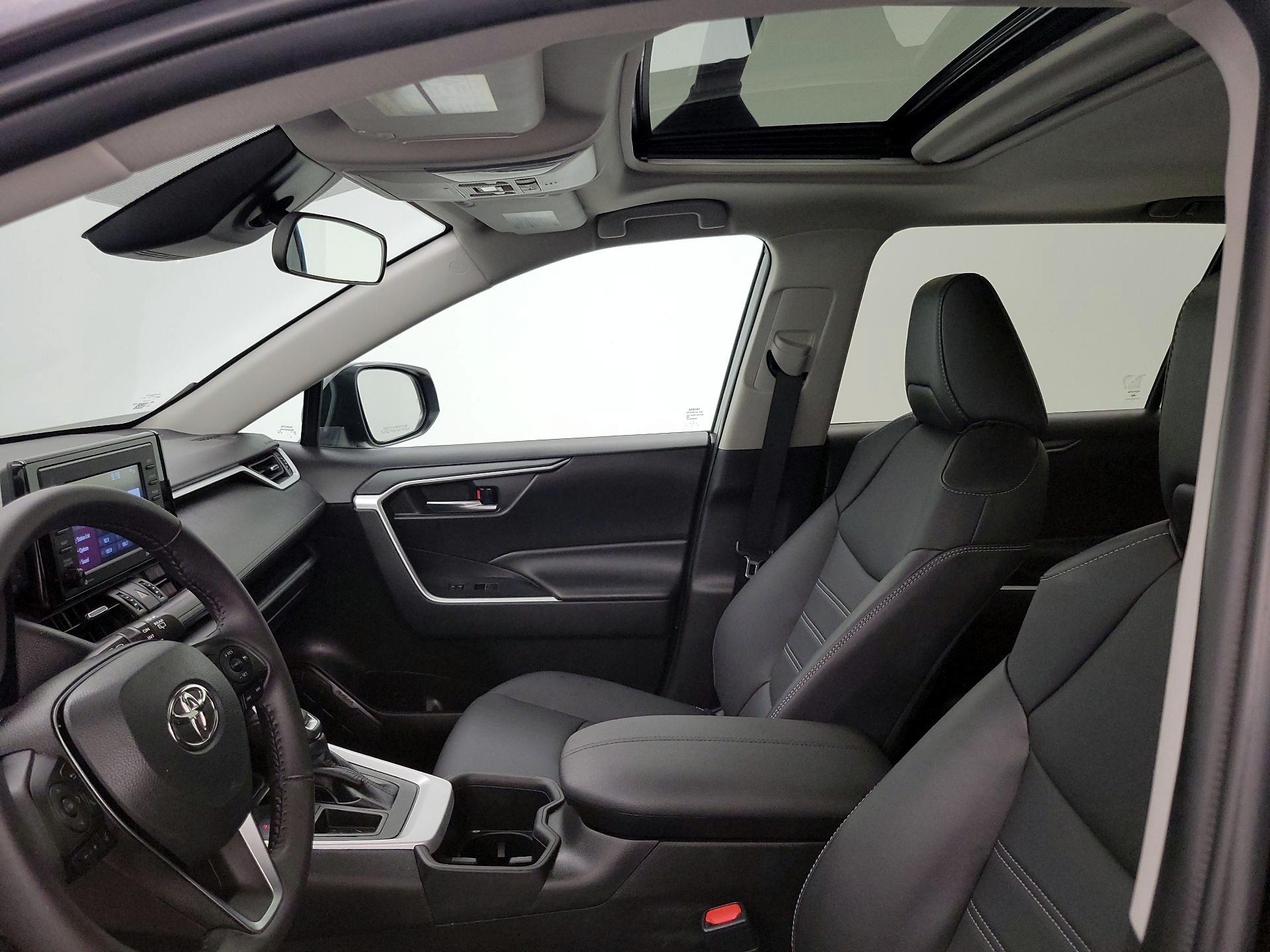 Thumbnail: 2022 Toyota RAV4 - 19