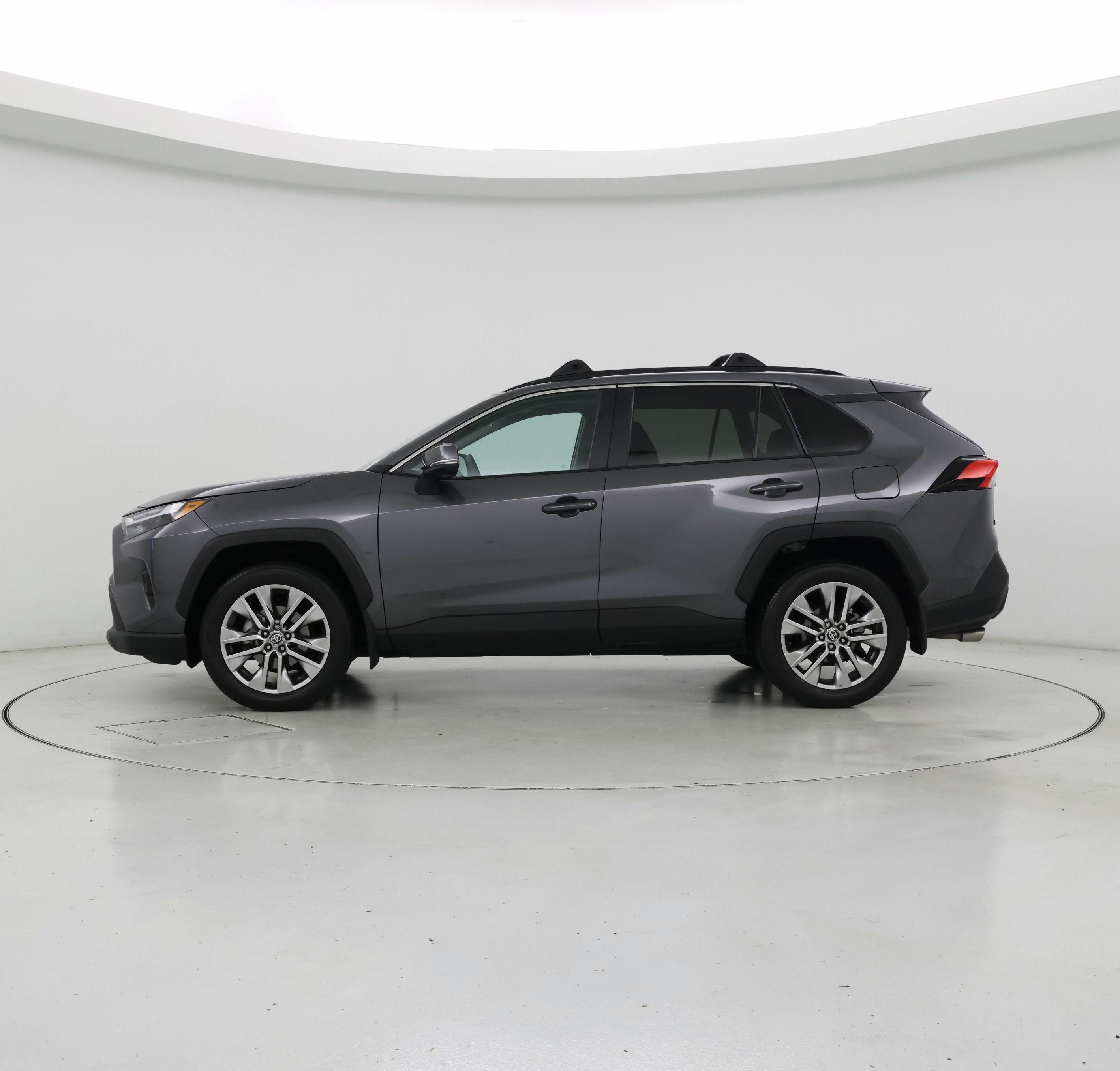 Thumbnail: 2022 Toyota RAV4 - 3
