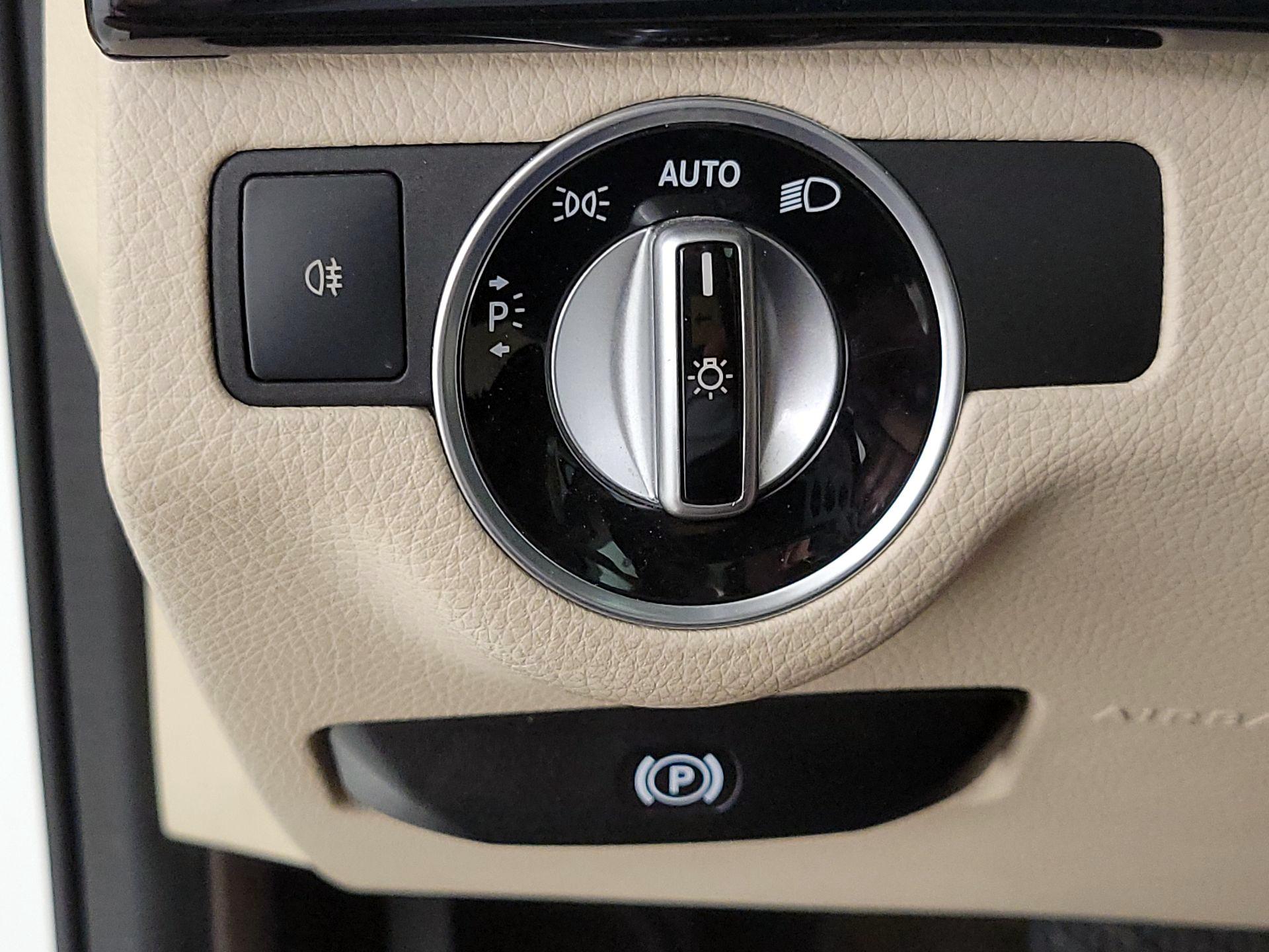 Thumbnail: 2015 Mercedes-Benz GLK - 13
