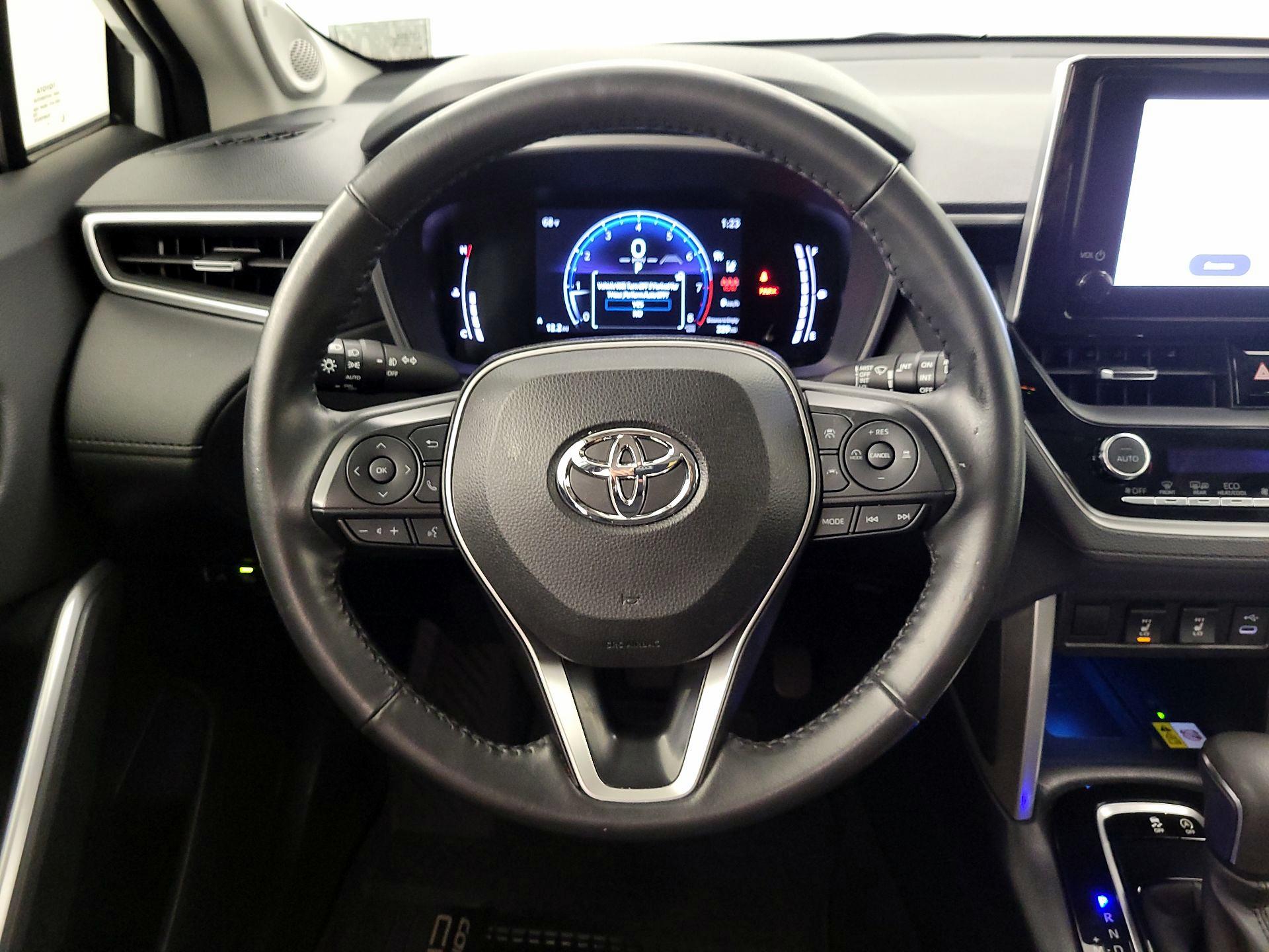 Thumbnail: 2023 Toyota Corolla Cross - 10
