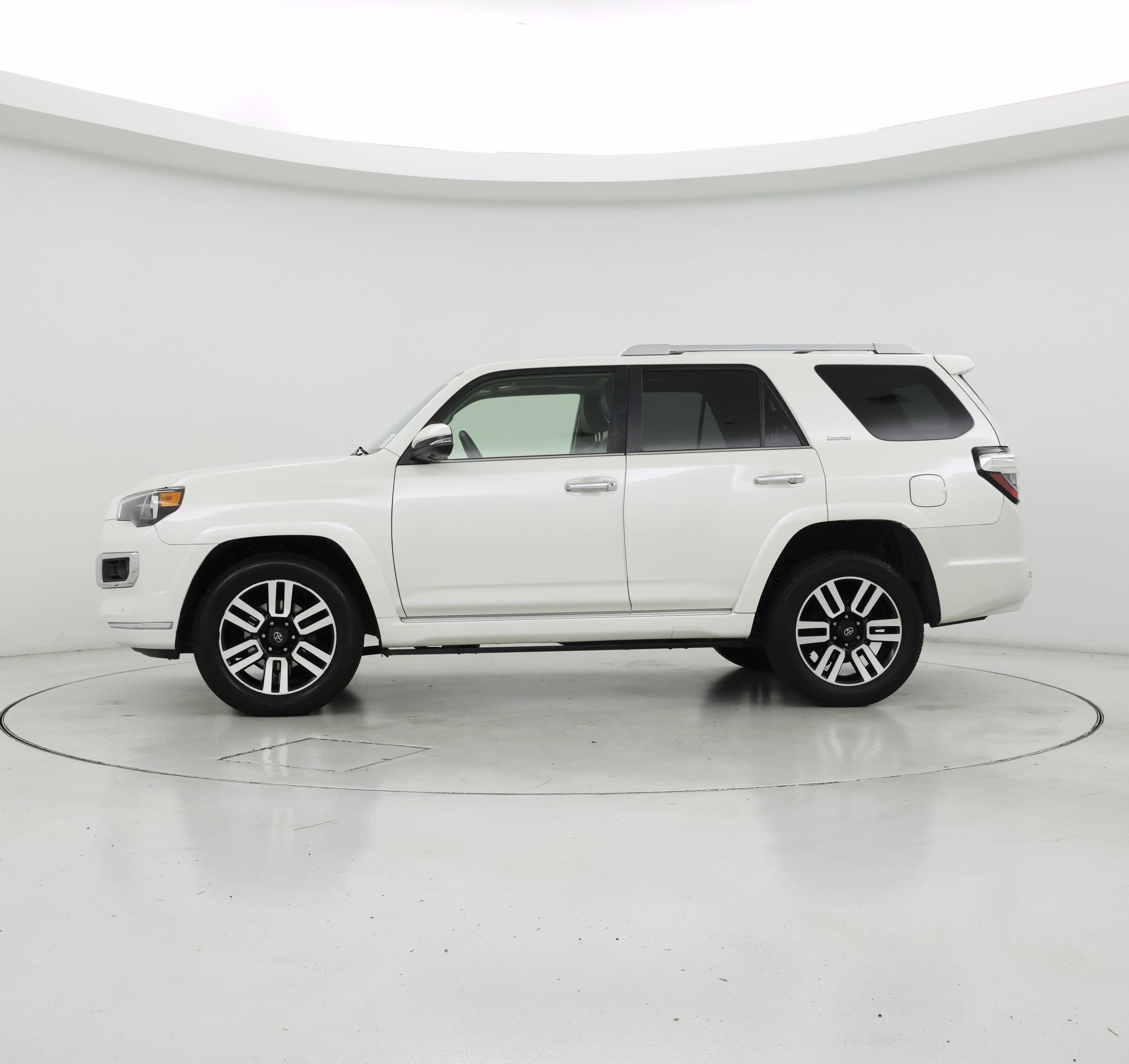 Thumbnail: 2022 Toyota 4Runner - 3