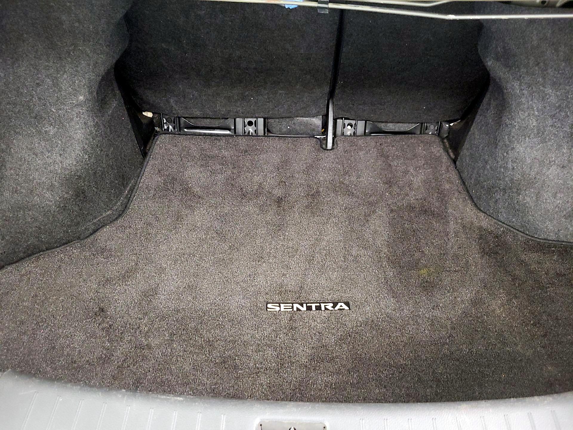 Thumbnail: 2015 Nissan Sentra - 20