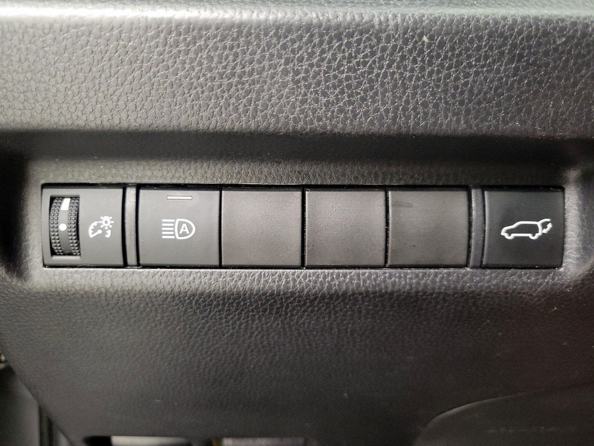 Thumbnail: 2019 Toyota RAV4 - 13