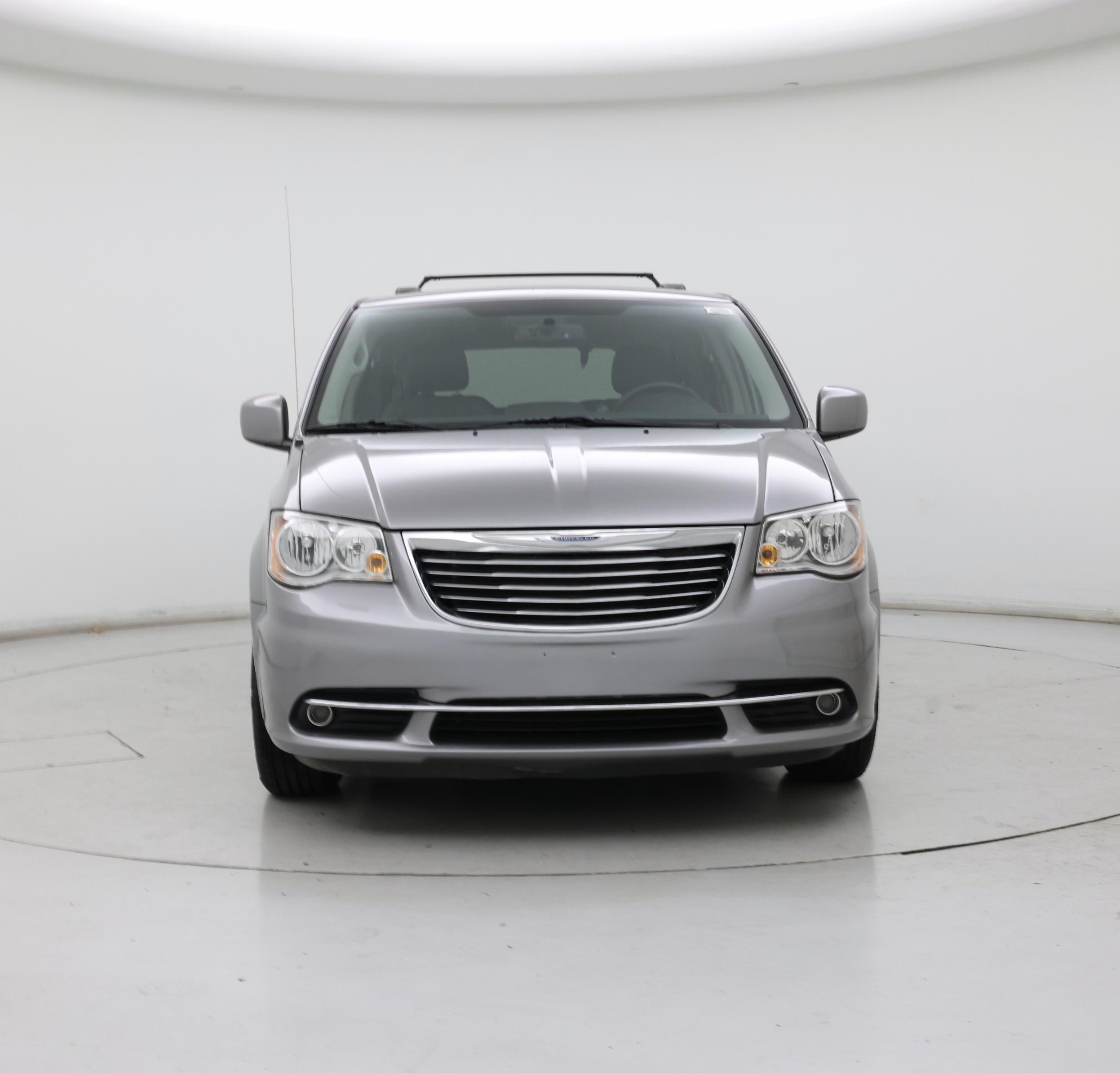 Thumbnail: 2016 Chrysler Town & Country - 5