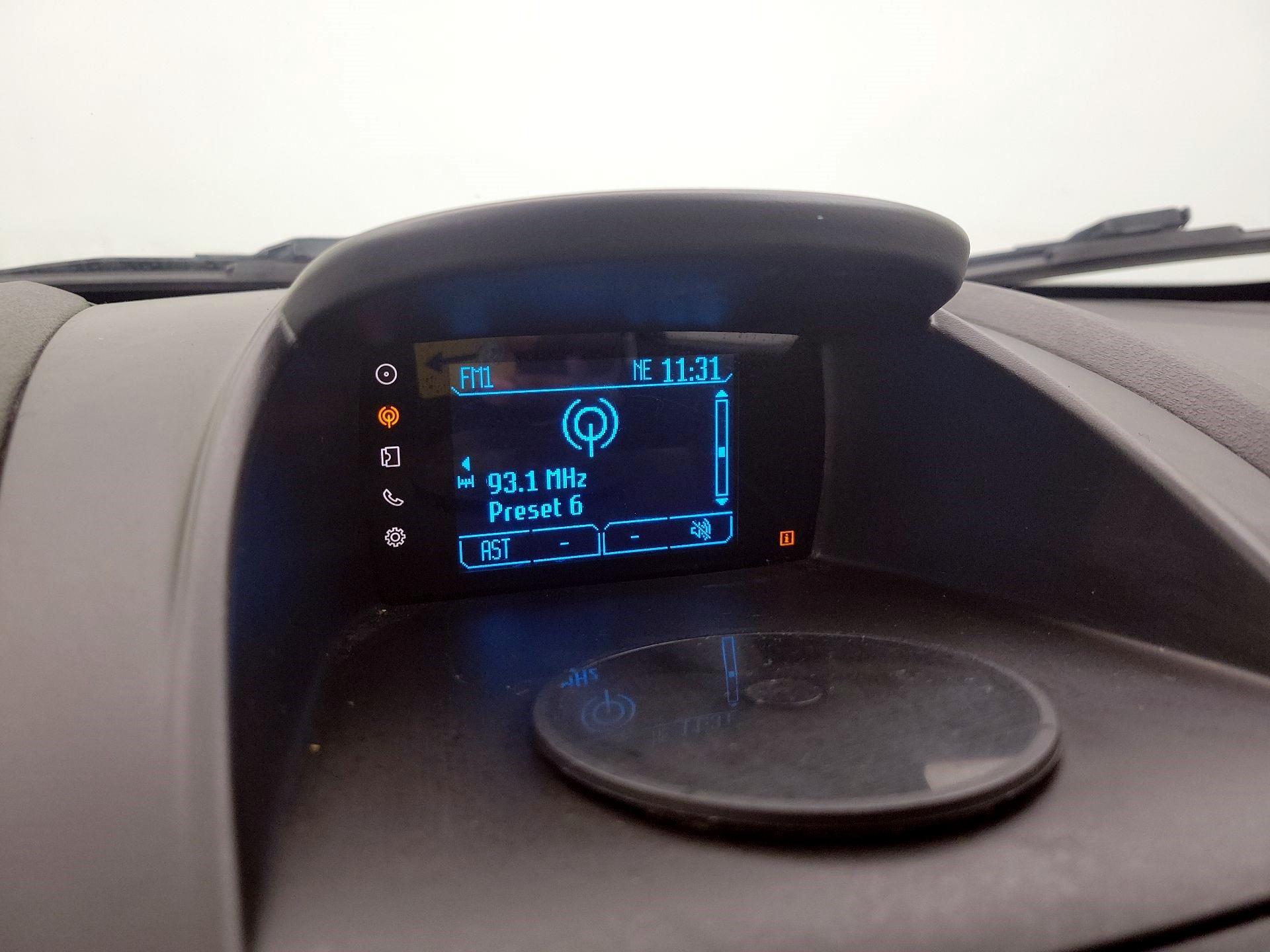 Thumbnail: 2015 Ford Fiesta - 14