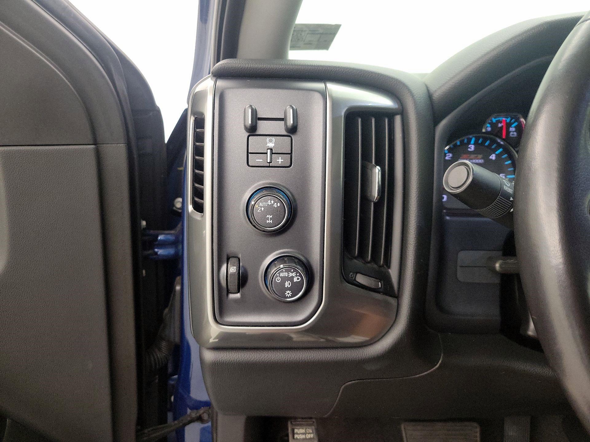 Thumbnail: 2018 Chevrolet Silverado 1500 - 13