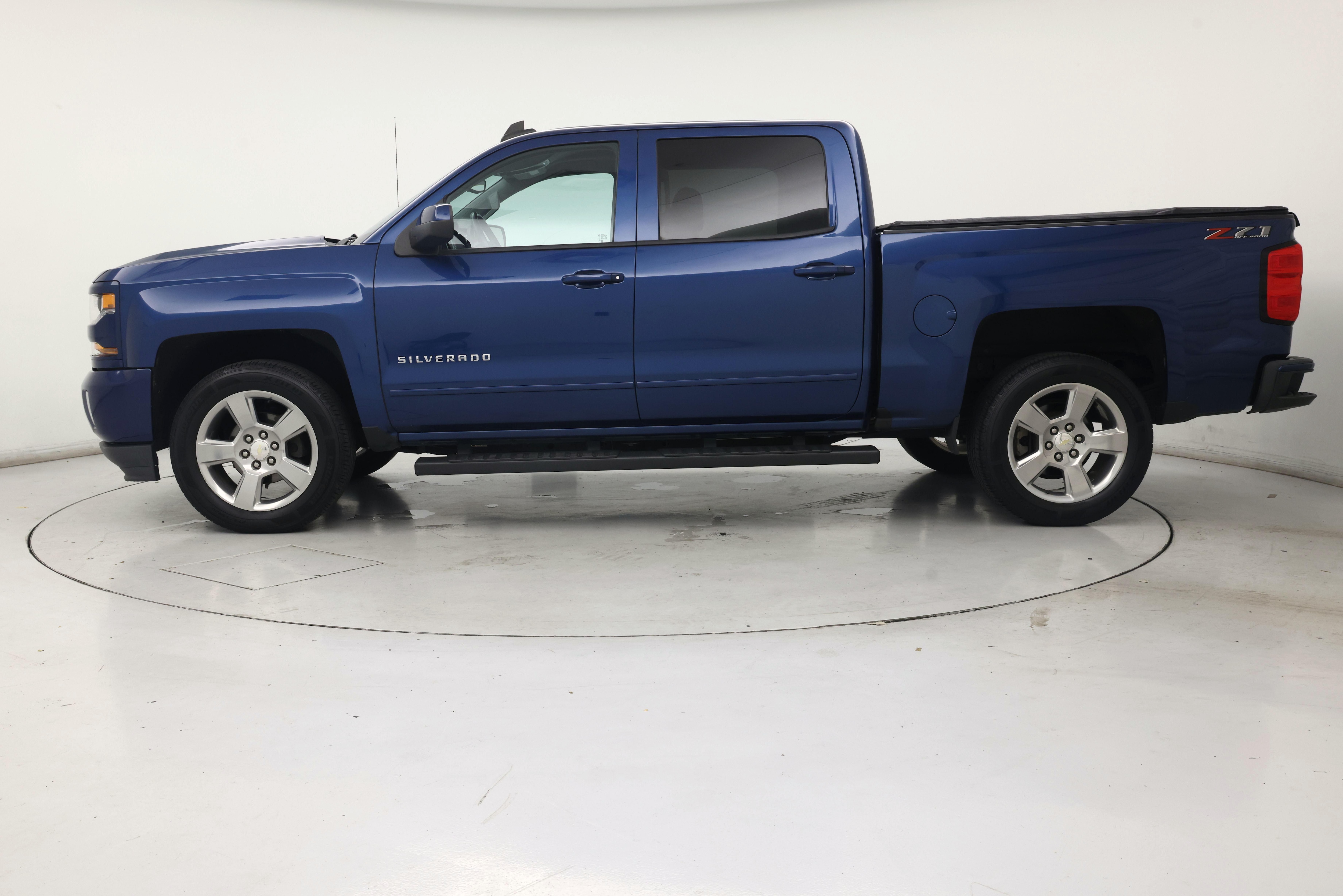 Thumbnail: 2018 Chevrolet Silverado 1500 - 3