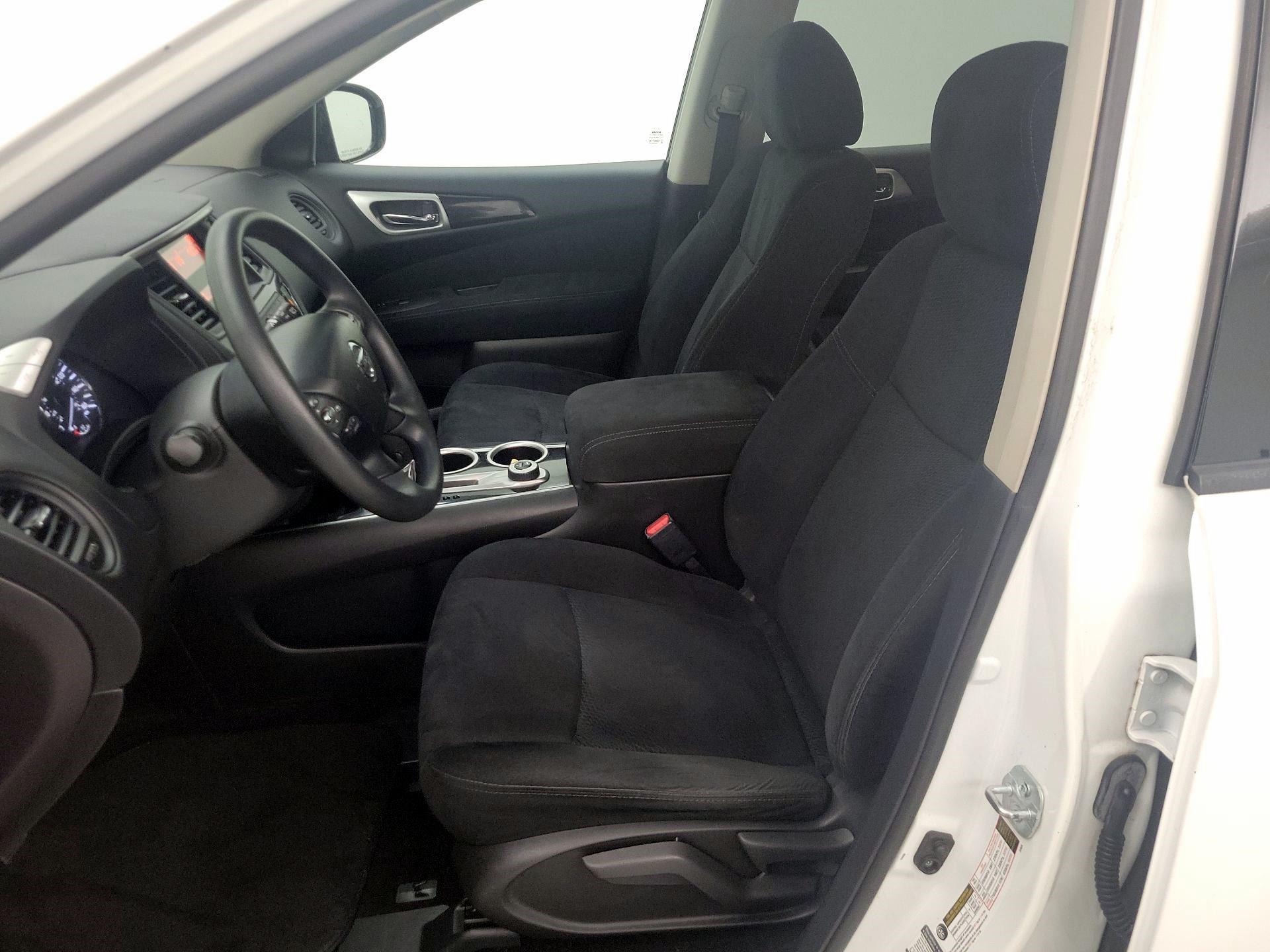 Thumbnail: 2015 Nissan Pathfinder - 11