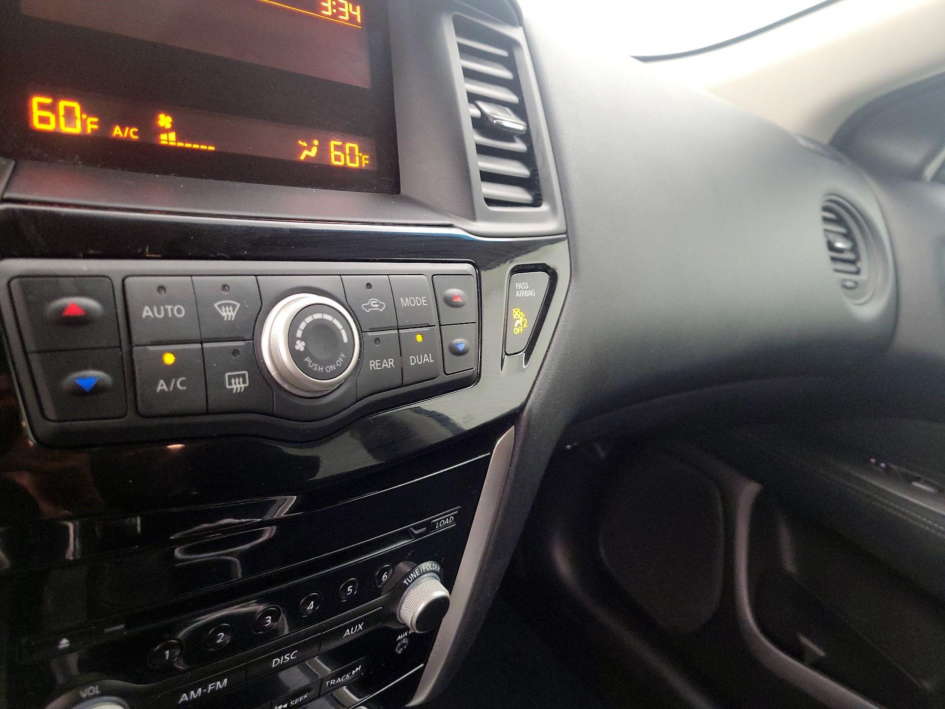 Thumbnail: 2015 Nissan Pathfinder - 15