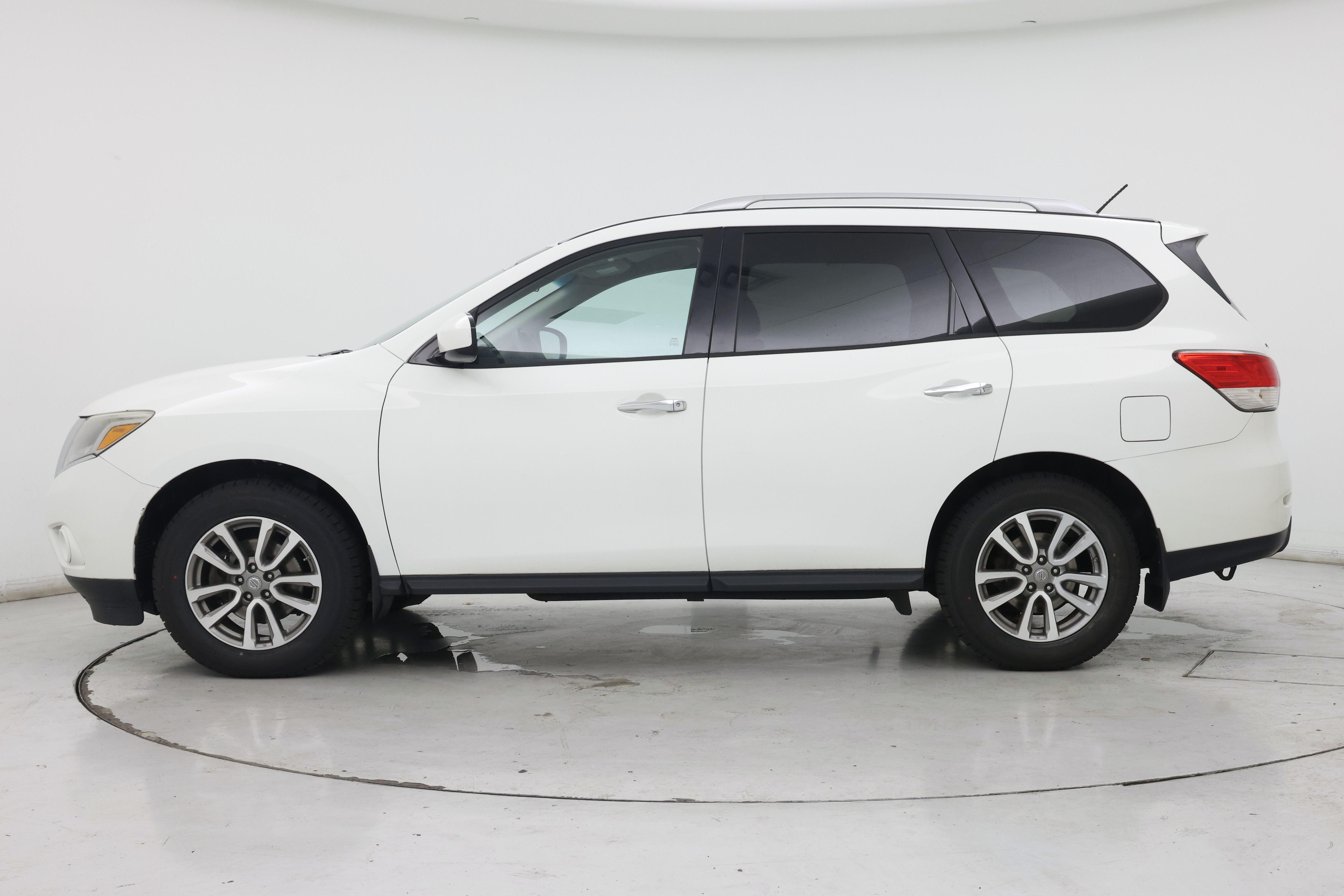 Thumbnail: 2015 Nissan Pathfinder - 3