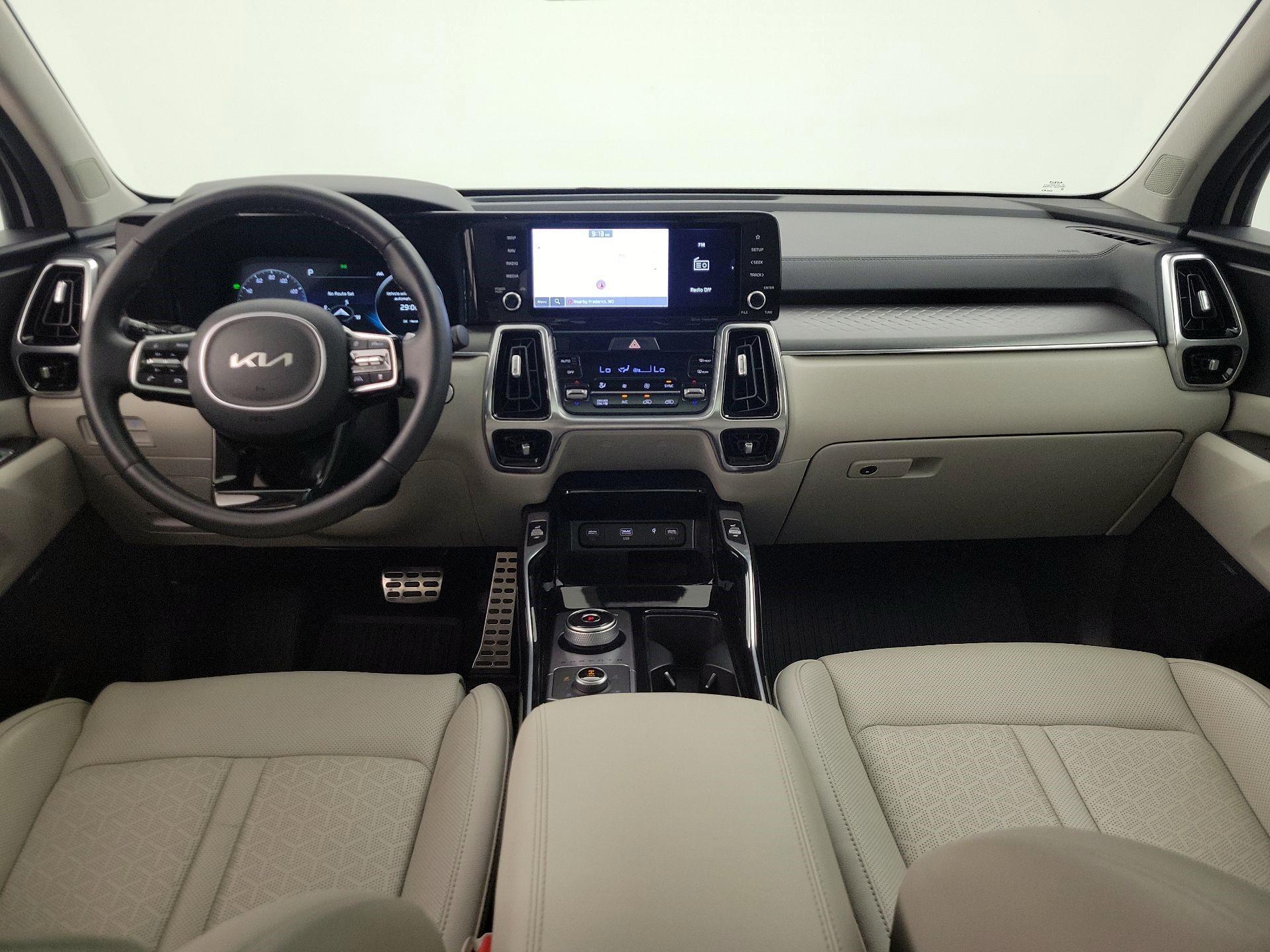 Thumbnail: 2023 Kia Sorento - 9